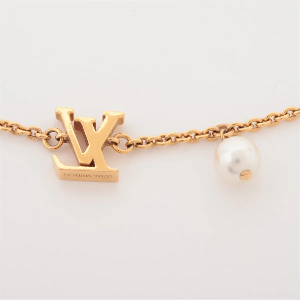 M1450A Bracelet LV Iconic Louisa OB3273 Bracelet GP x Fake Pearl Gold — view 3