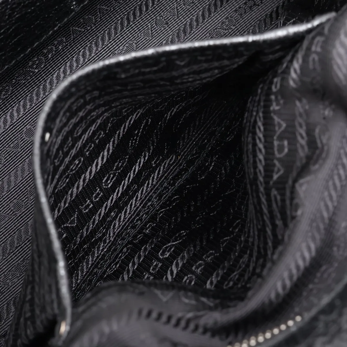 BL0434 Leather 2-Way Handbag, Black, Padlock cannot be opened. — view 10
