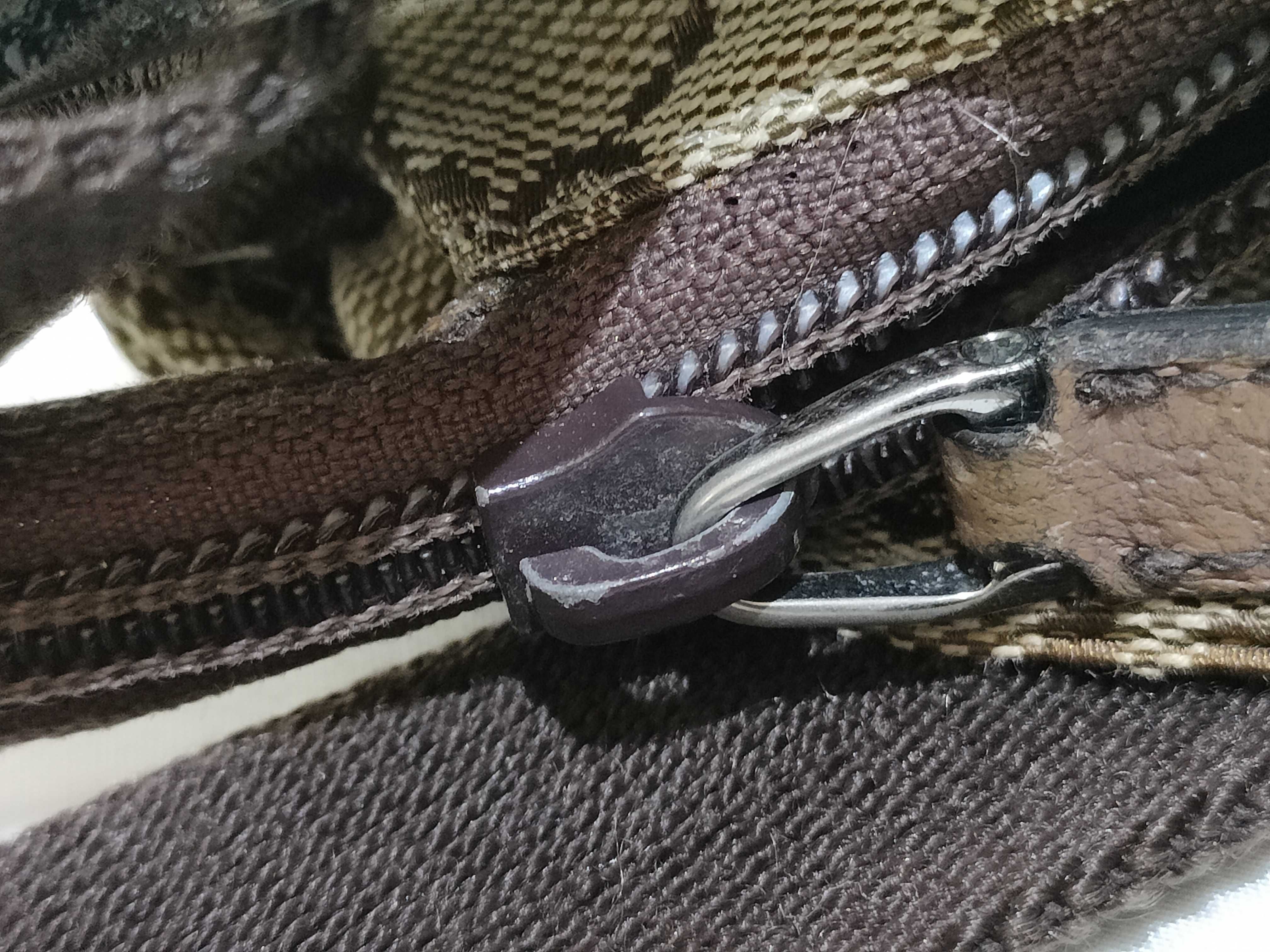 GG Canvas Shoulder Bag — view 13