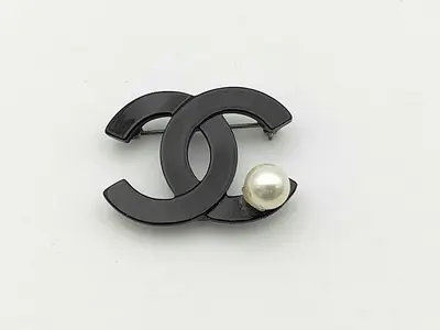 Brooch