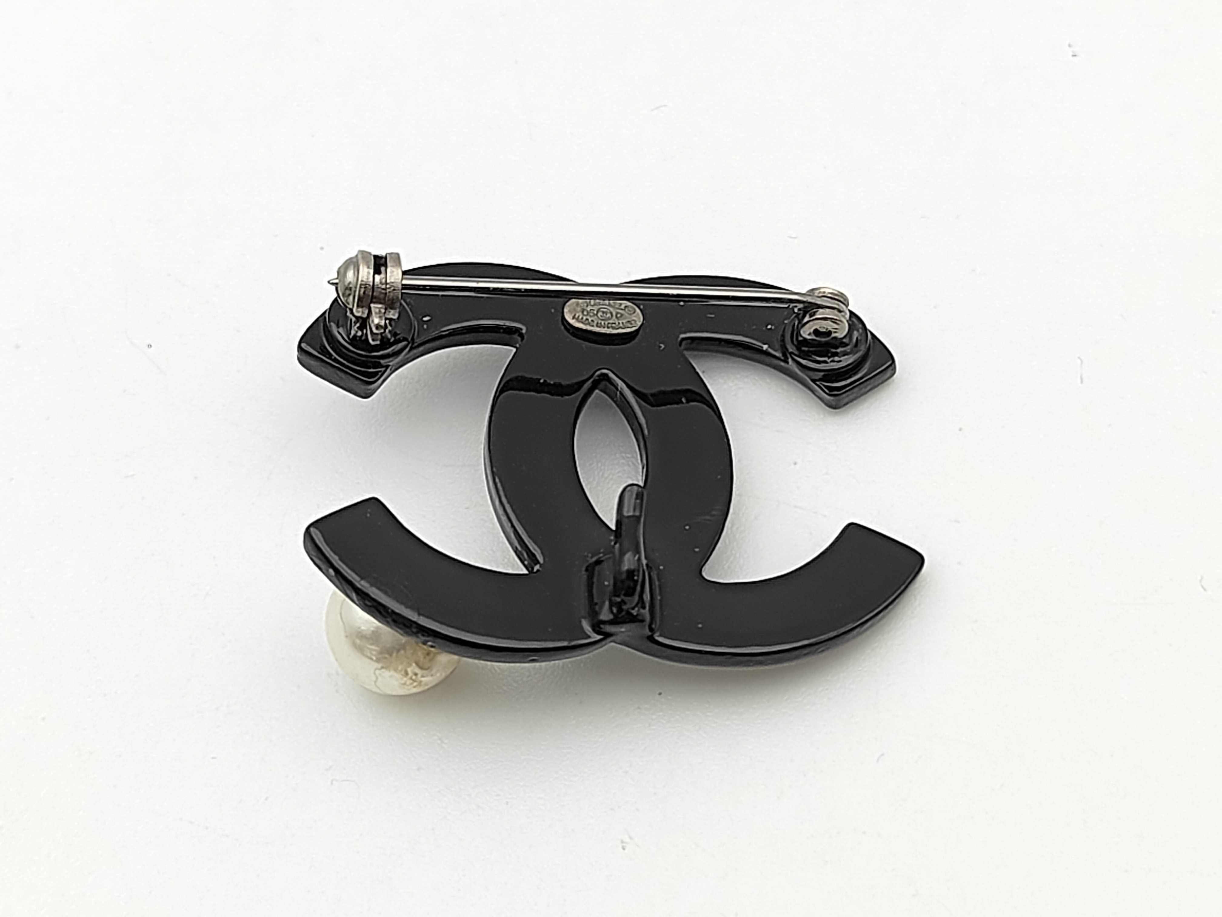 Brooch — view 2