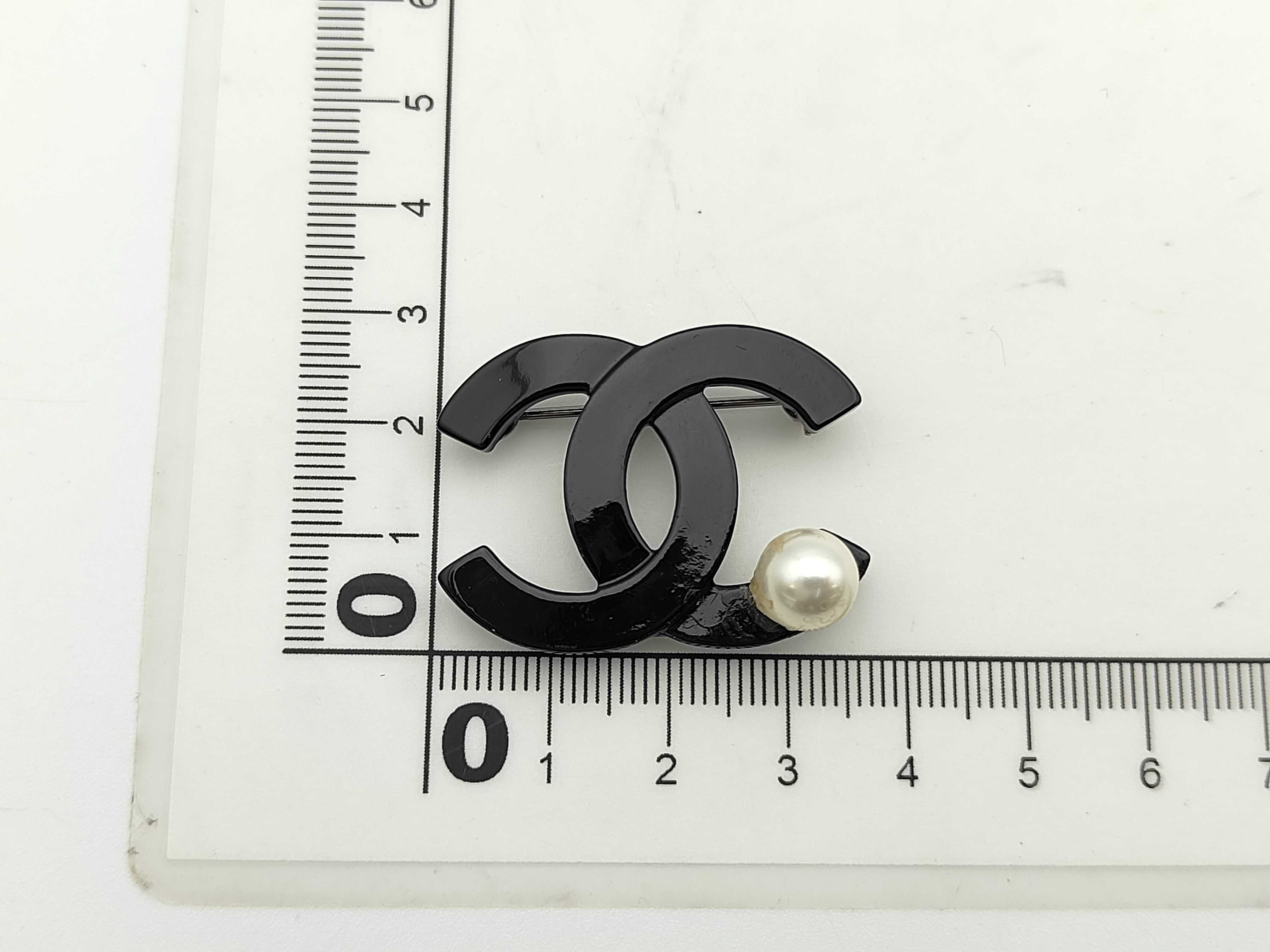 Brooch — view 7