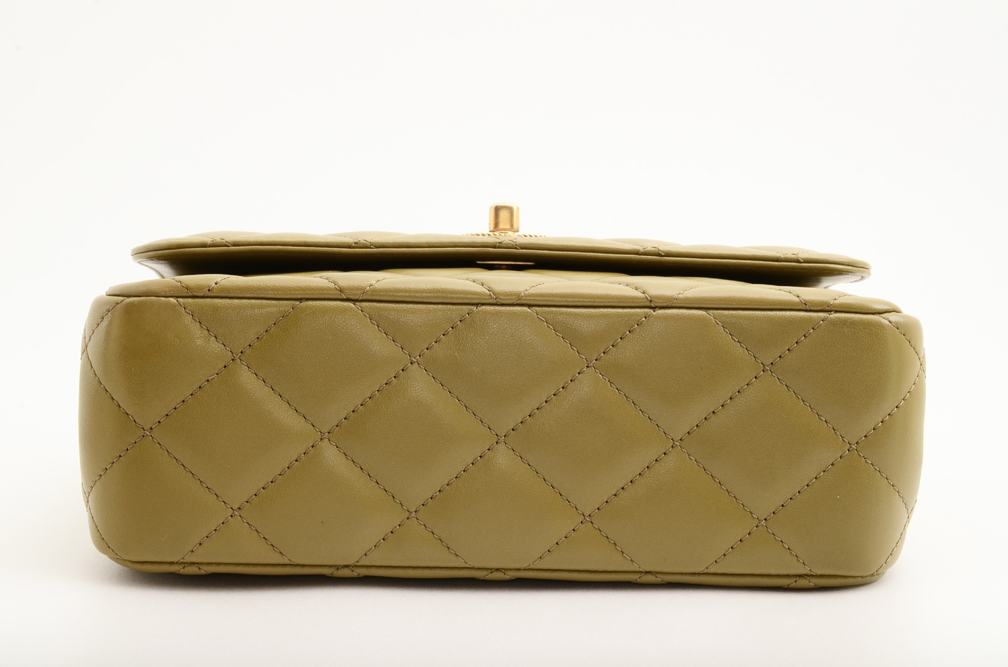 Matelassé Top Handle 2-Way Handbag Chain Shoulder Bag — view 3