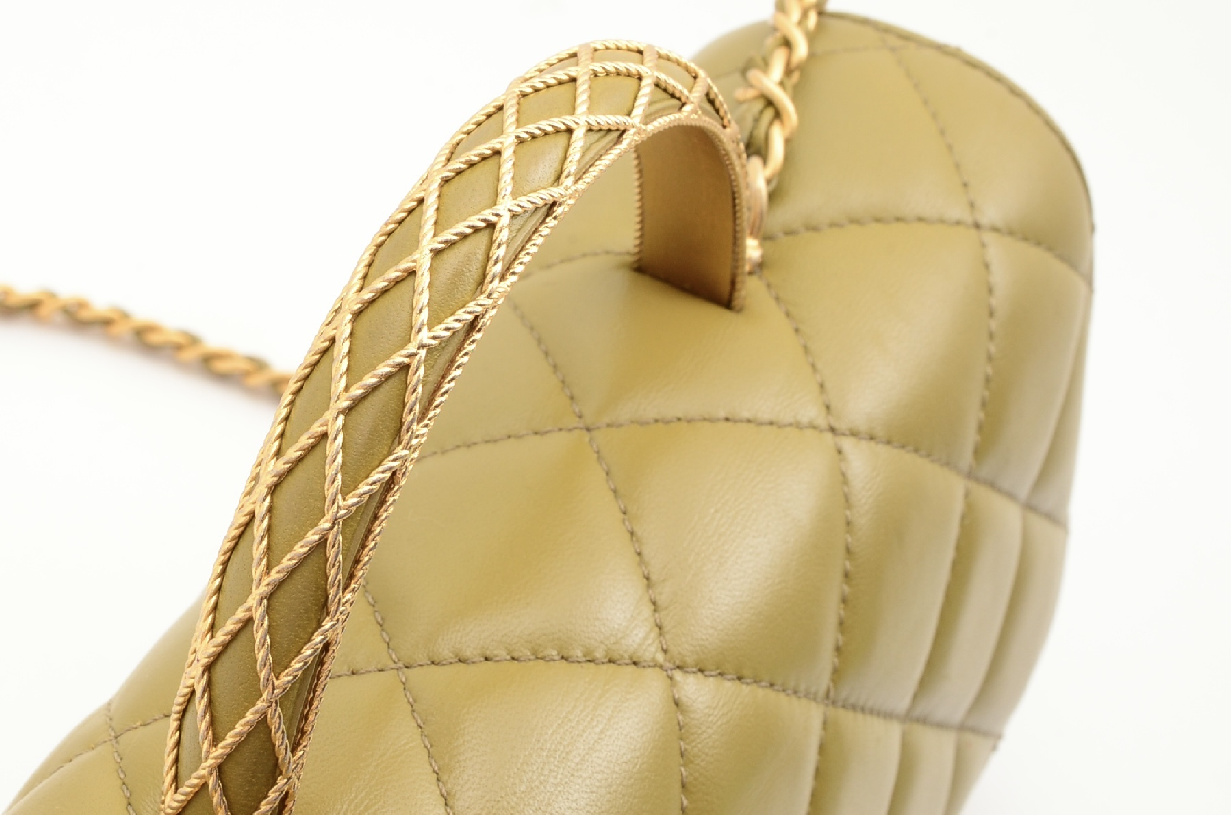 Matelassé Top Handle 2-Way Handbag Chain Shoulder Bag — view 6