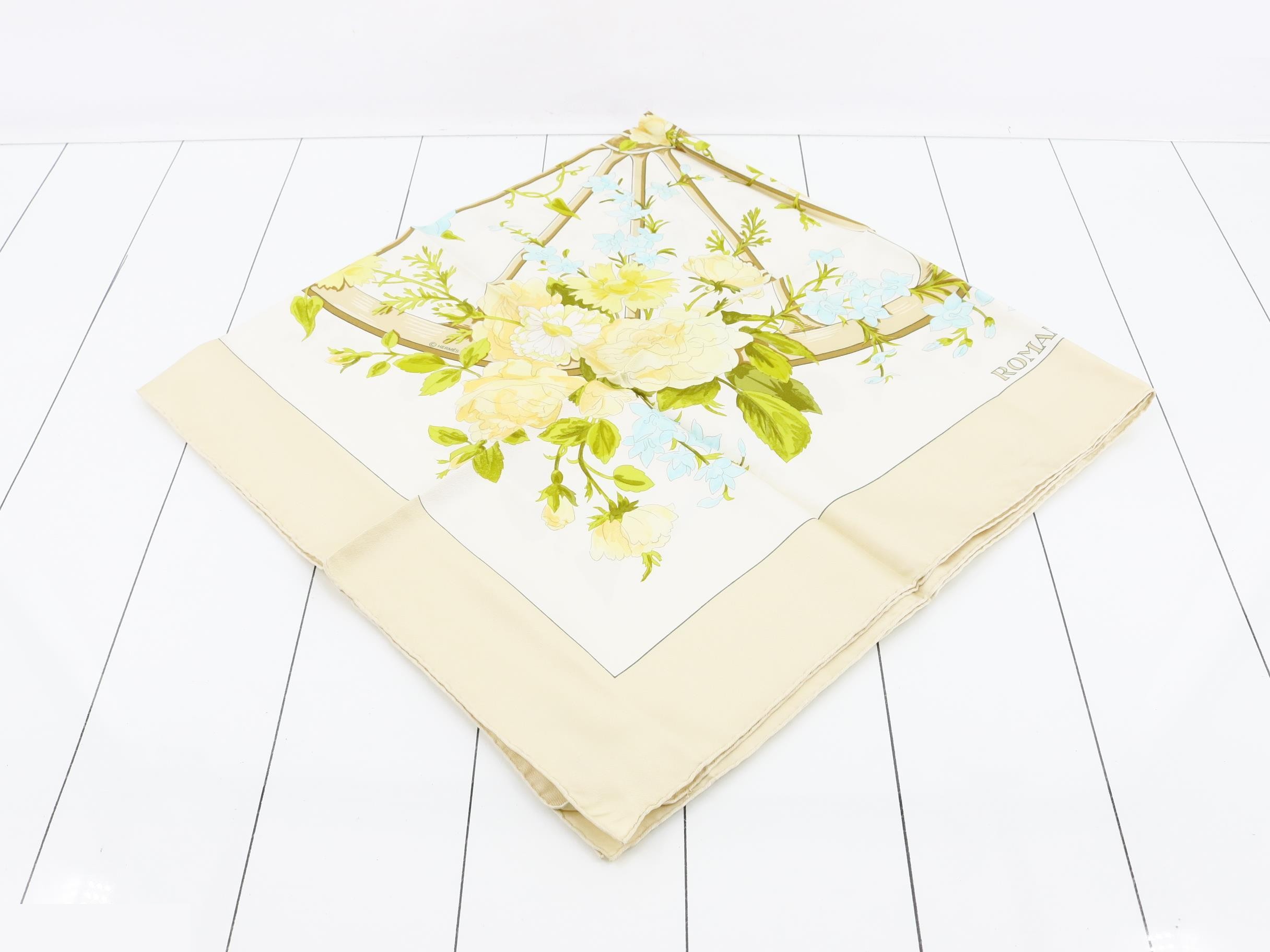 Scarf with tag