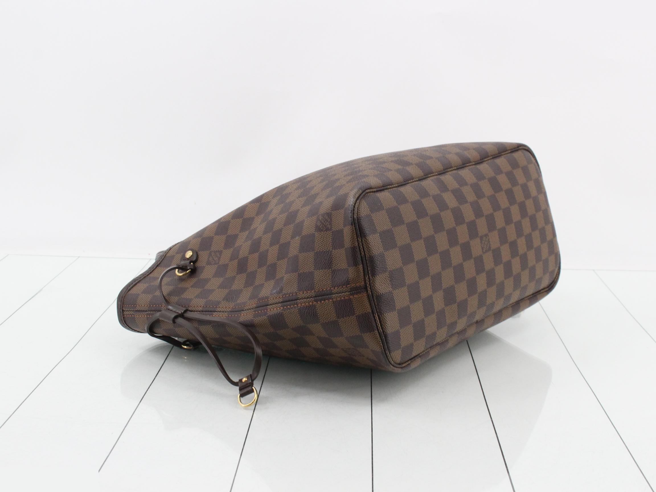 Damier Neverfull MM Tote Bag — view 5