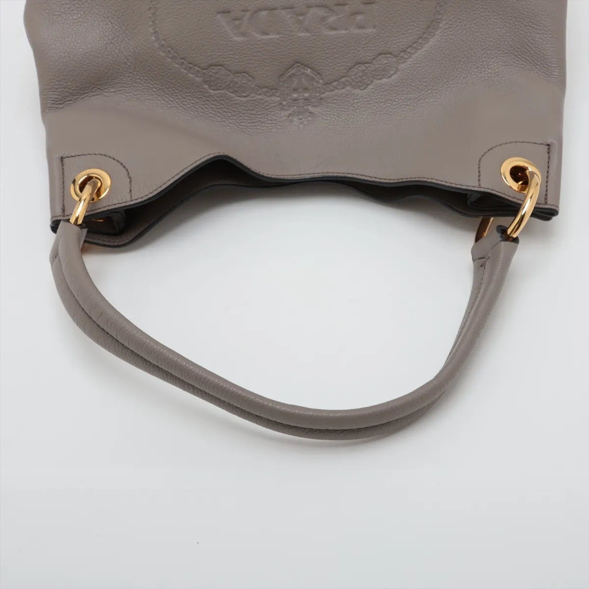 Vitello Daino Leather Shoulder Bag, Beige — view 5