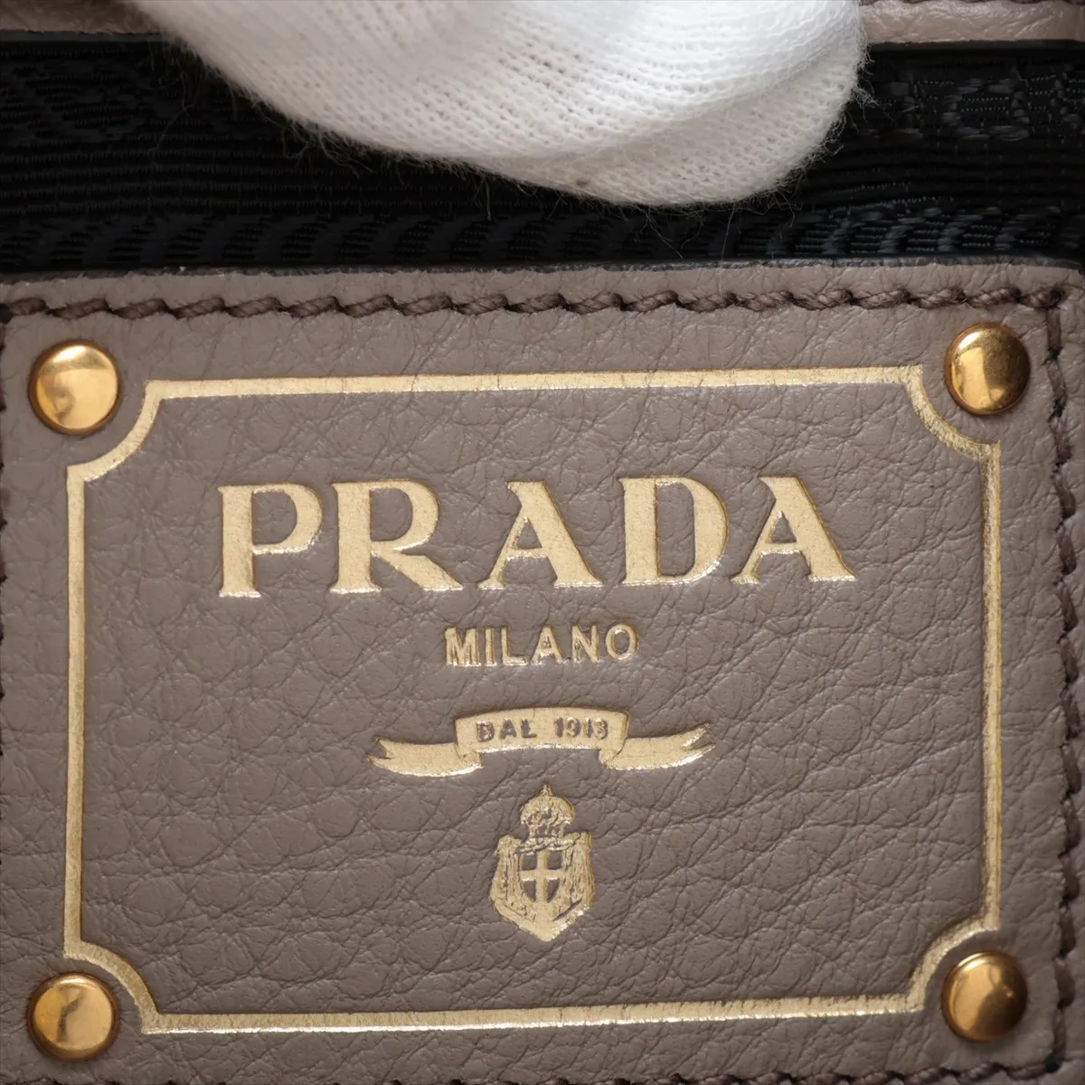 Vitello Daino Leather Shoulder Bag, Beige — view 9