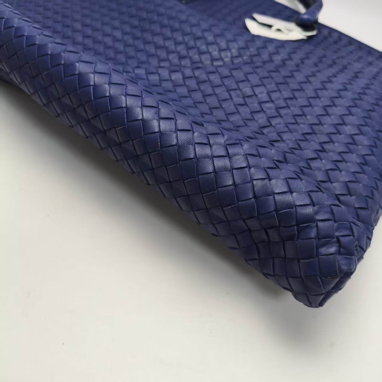 【*Shipped from: China*】BOTTEGA VENETA Lambskin Handbag — view 6
