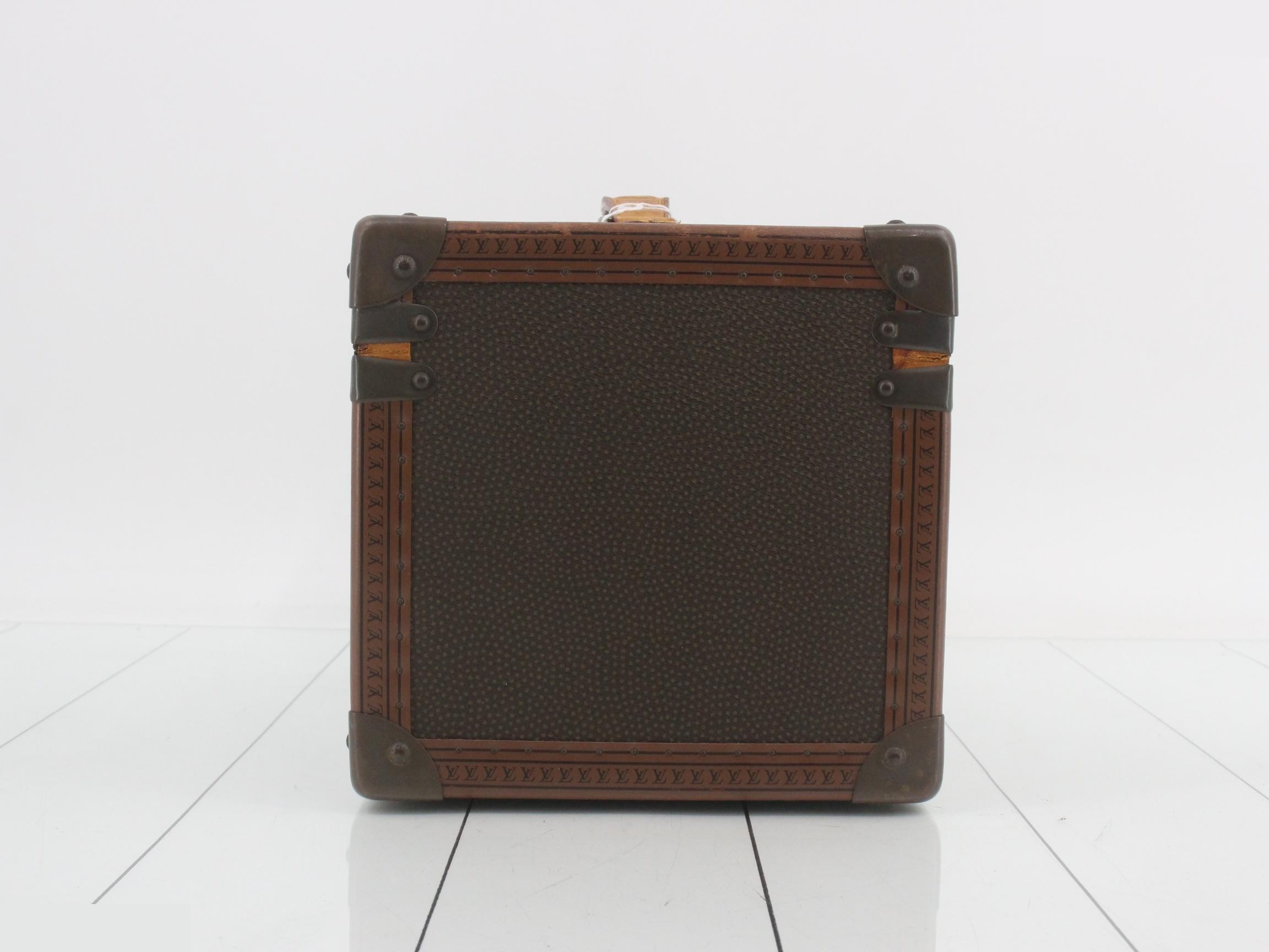 Boîte Flacon Case — view 4