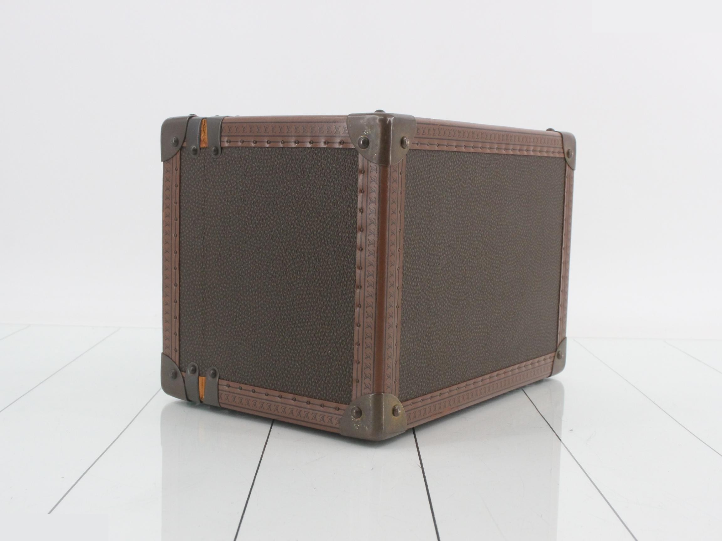Boîte Flacon Case — view 5