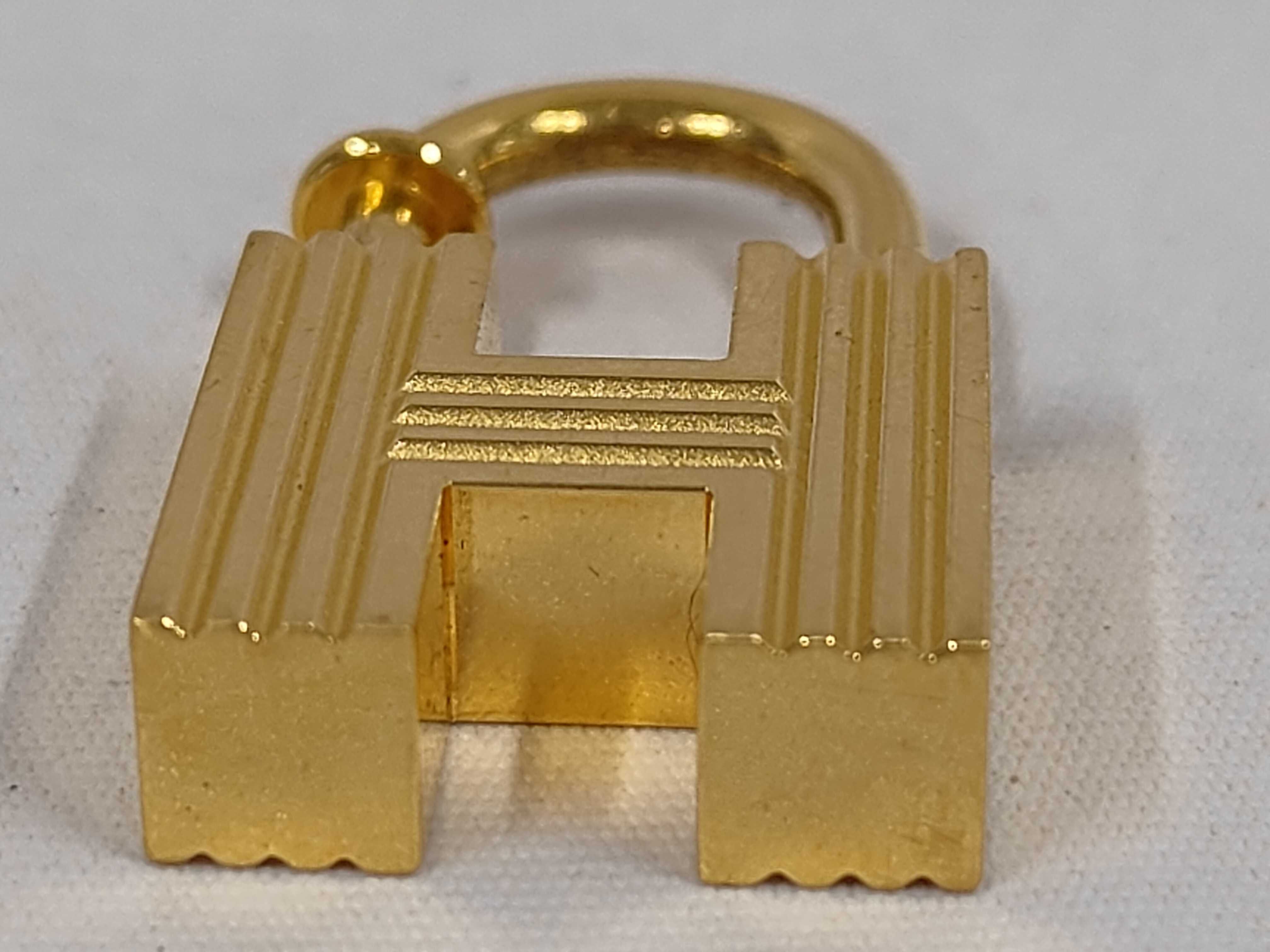 padlock/H logo/2000/millennium/charm/gold charm Other accessories — view 4