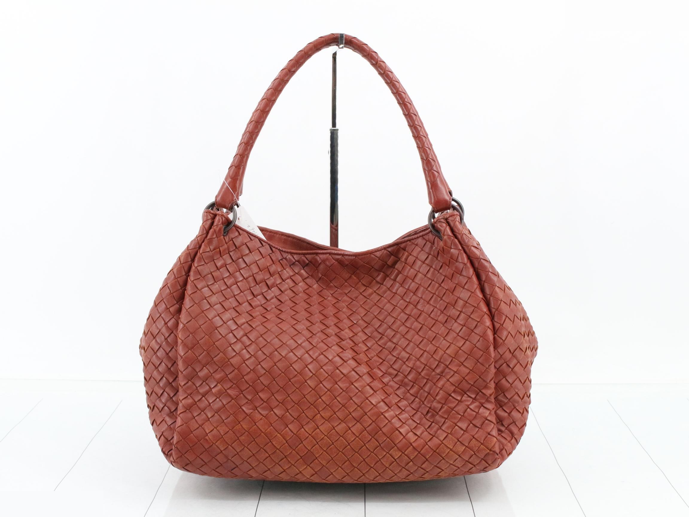 Intrecciato handbag, Bordeaux — view 2