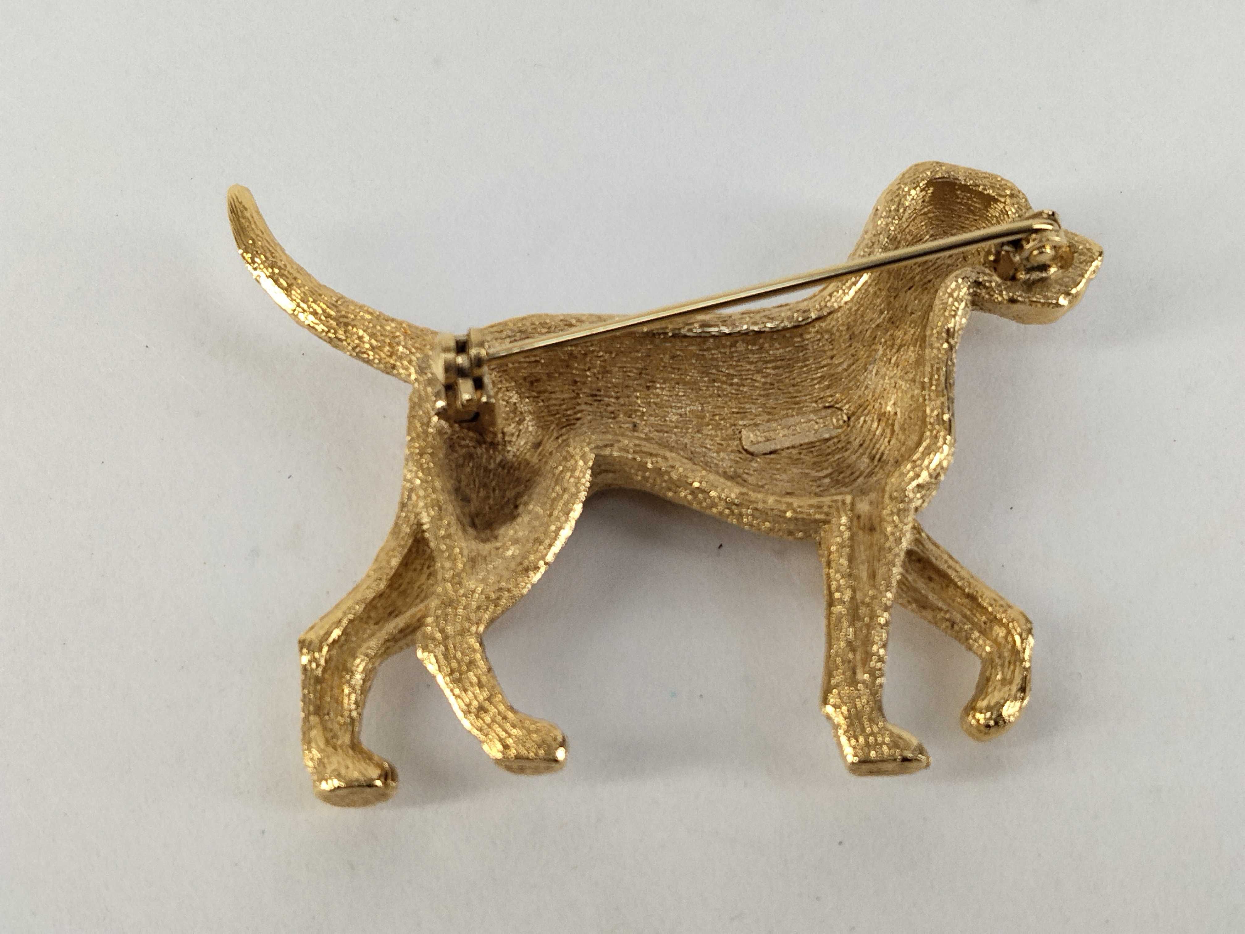 dog motif gold brooch Burberrys brooch — view 2