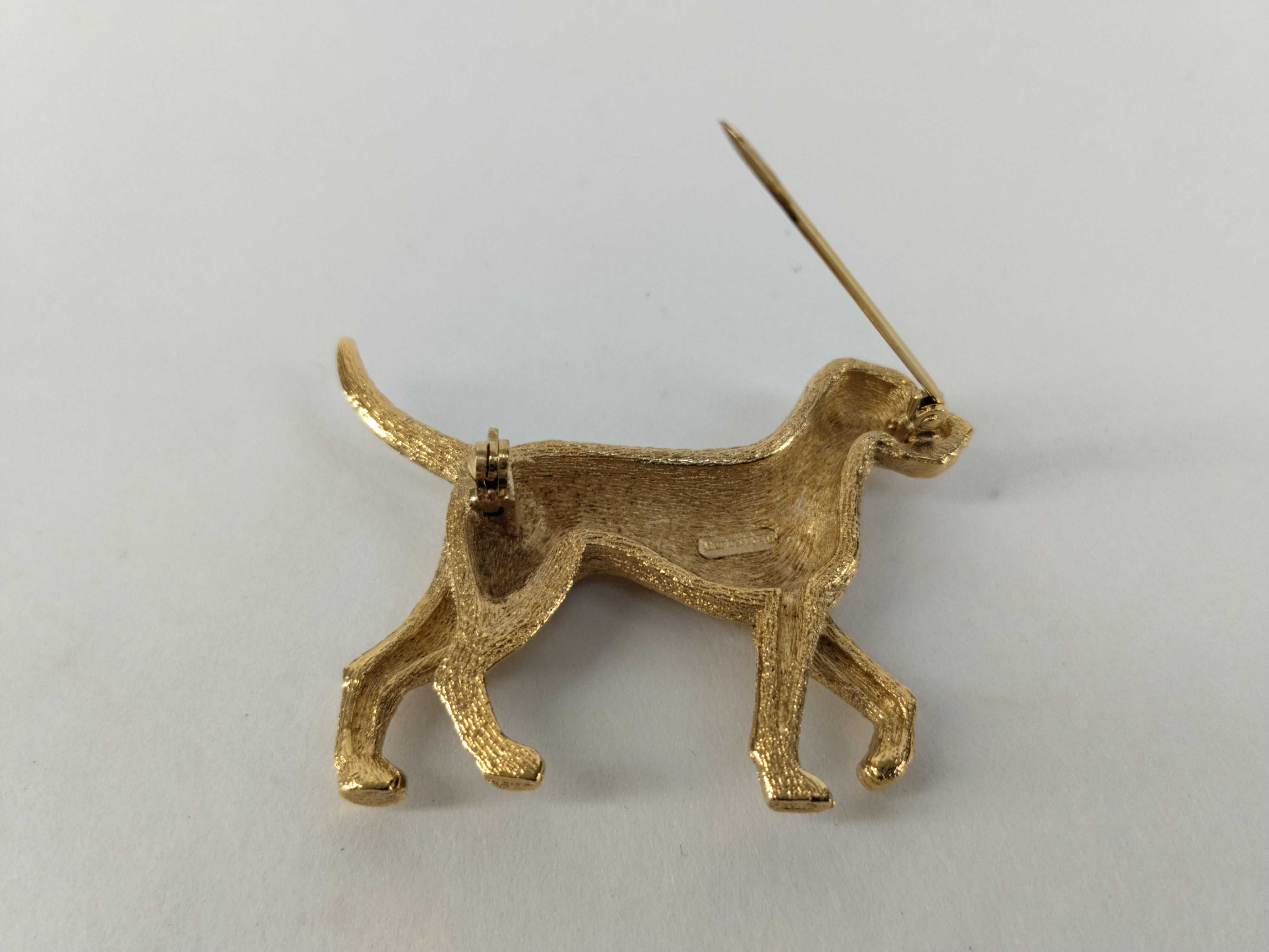 dog motif gold brooch Burberrys brooch — view 4