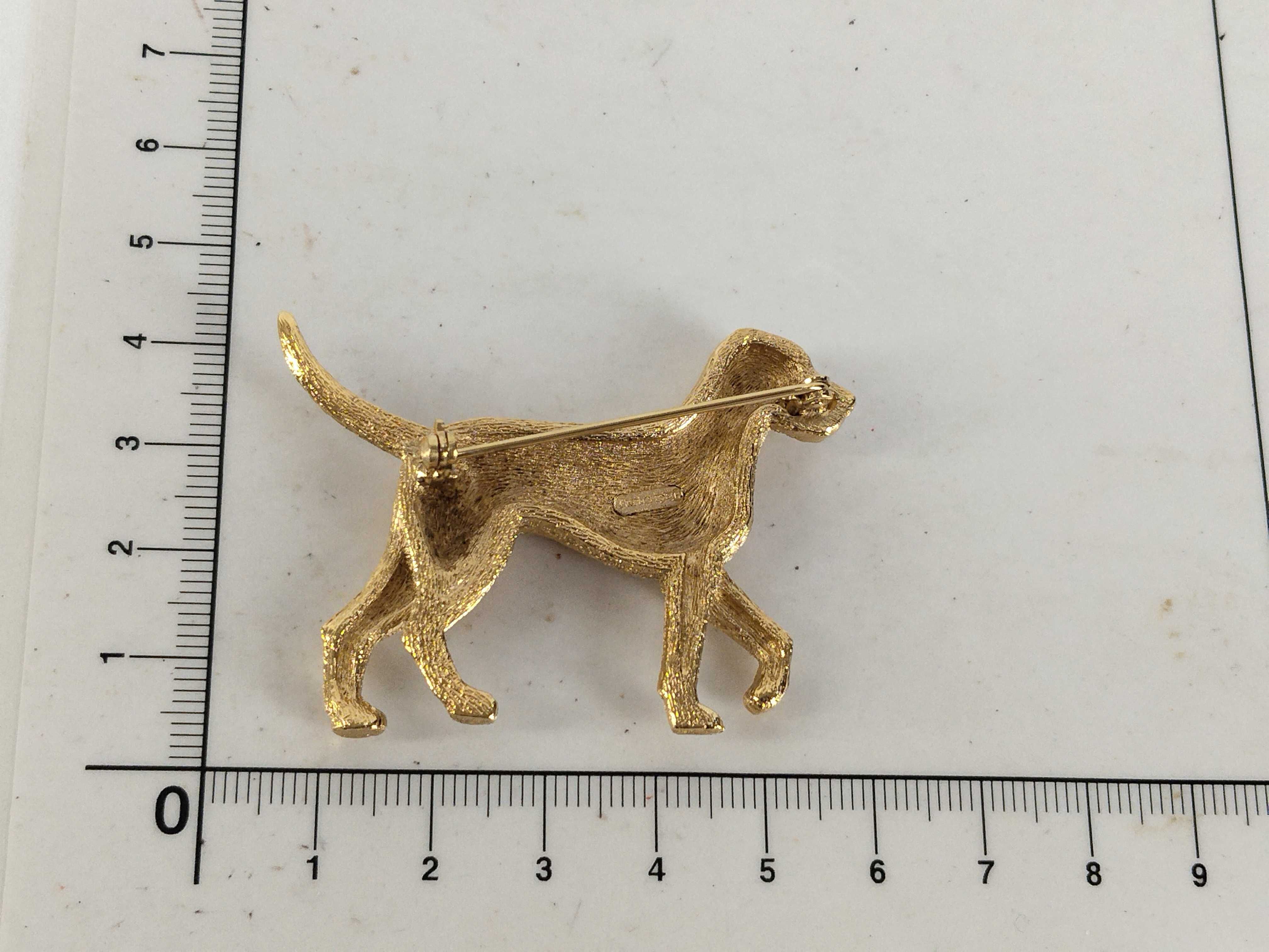dog motif gold brooch Burberrys brooch — view 10
