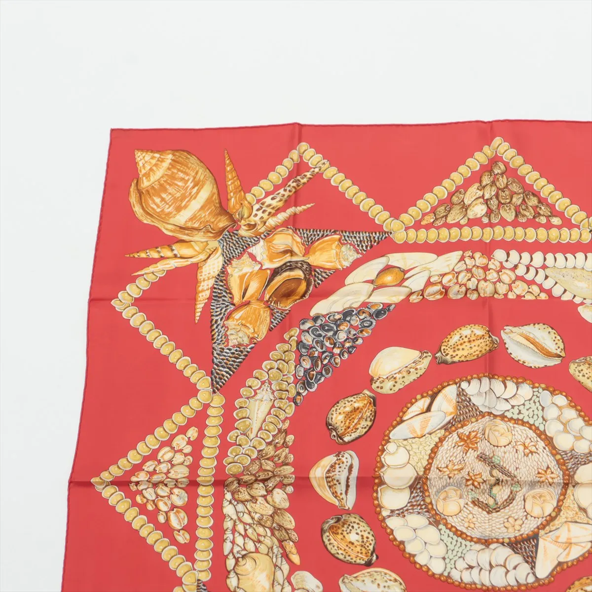 Carre 90 Rocaille Seashell Scarf Silk Red — view 2