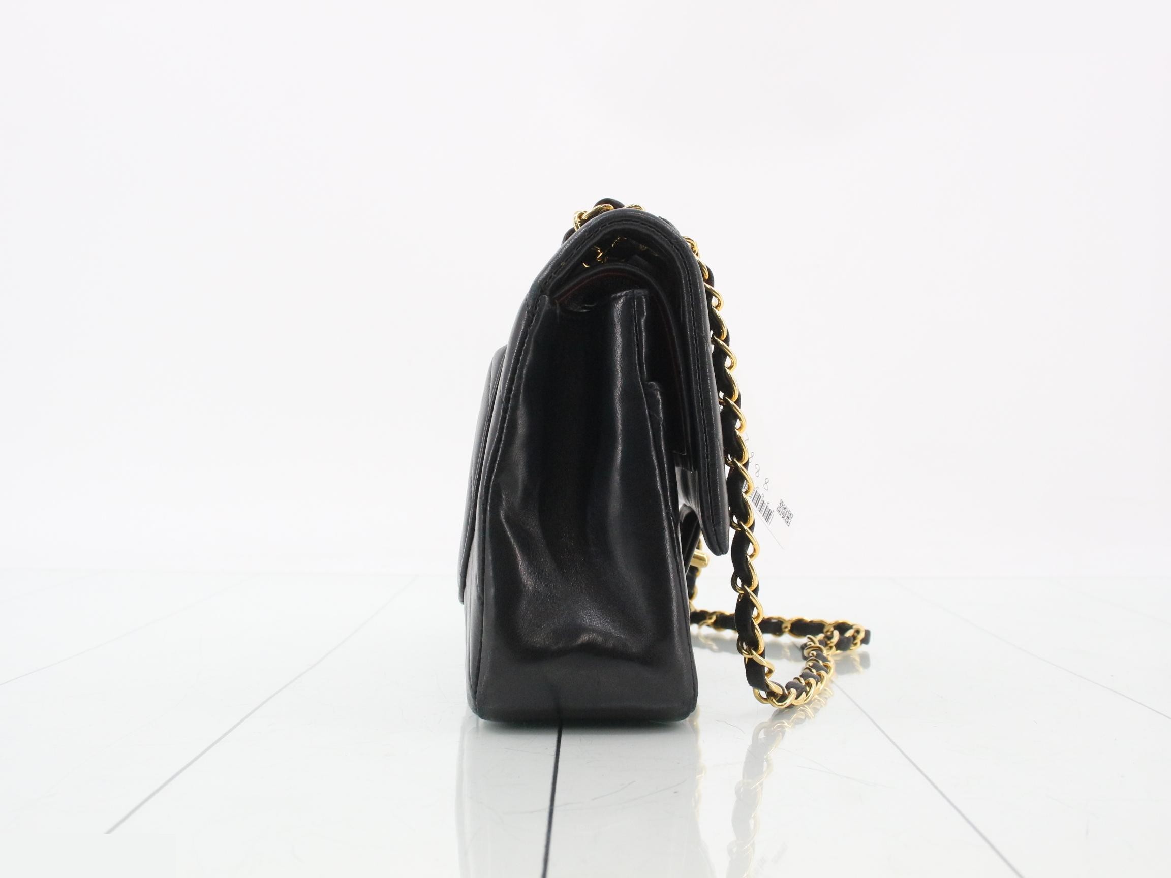 Chain shoulder bag with V-stitch — view 4