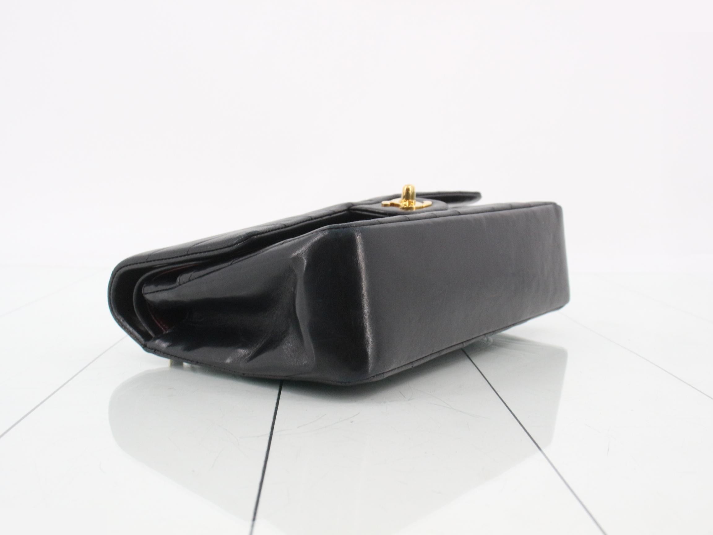 Chain shoulder bag with V-stitch — view 5
