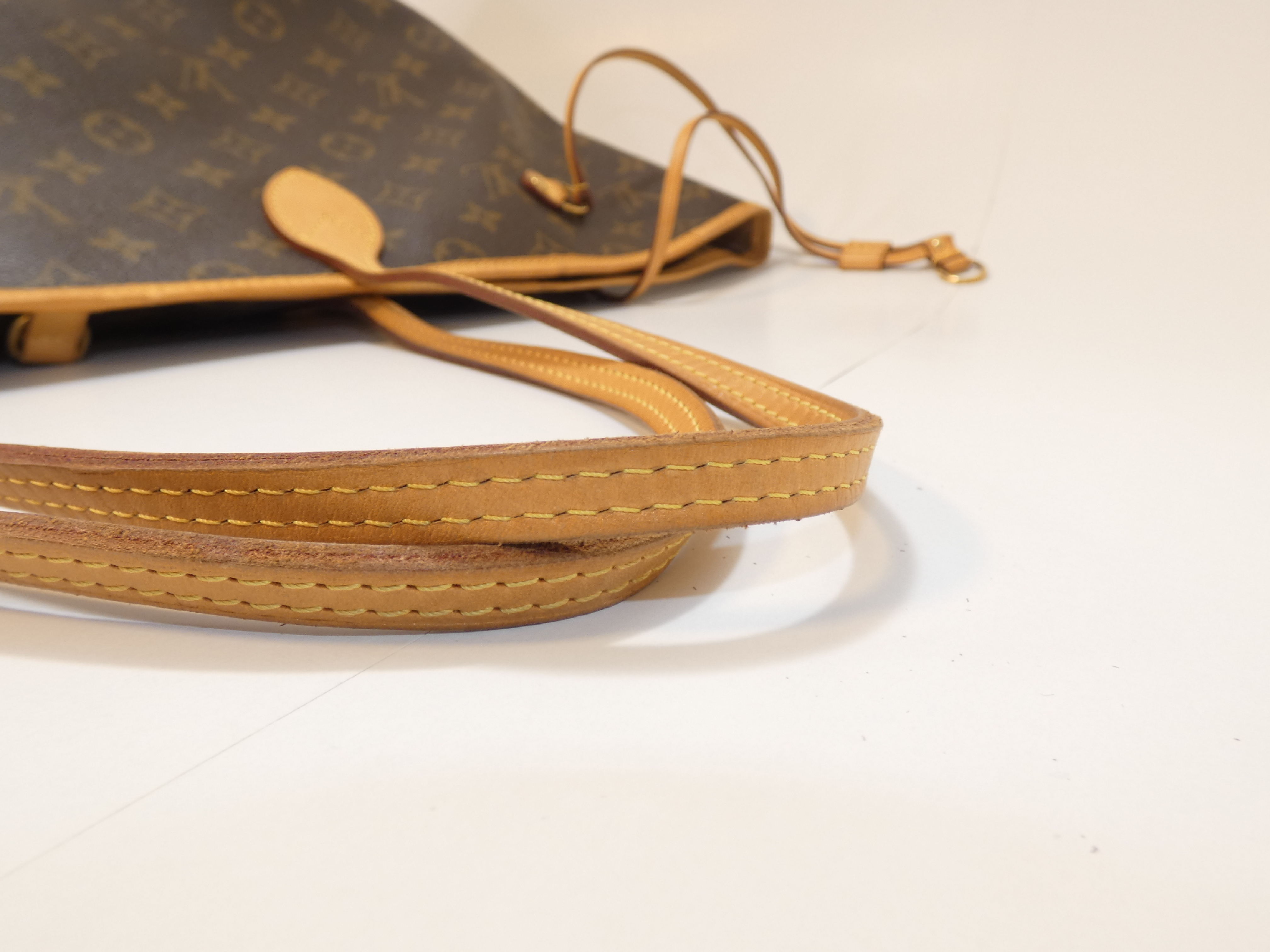 Neverfull Monogram Tote Bag — view 4