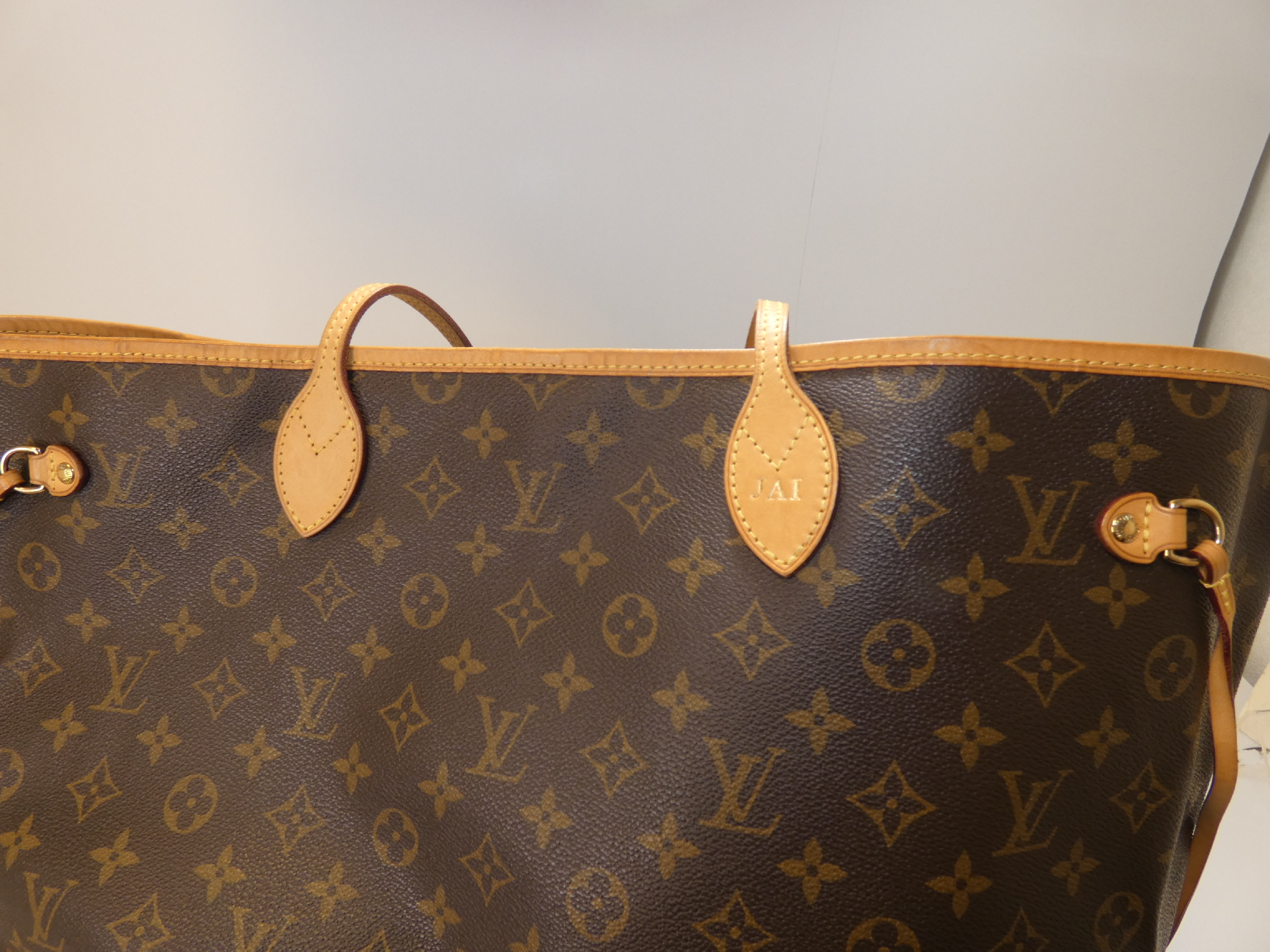 Neverfull Monogram Tote Bag — view 8