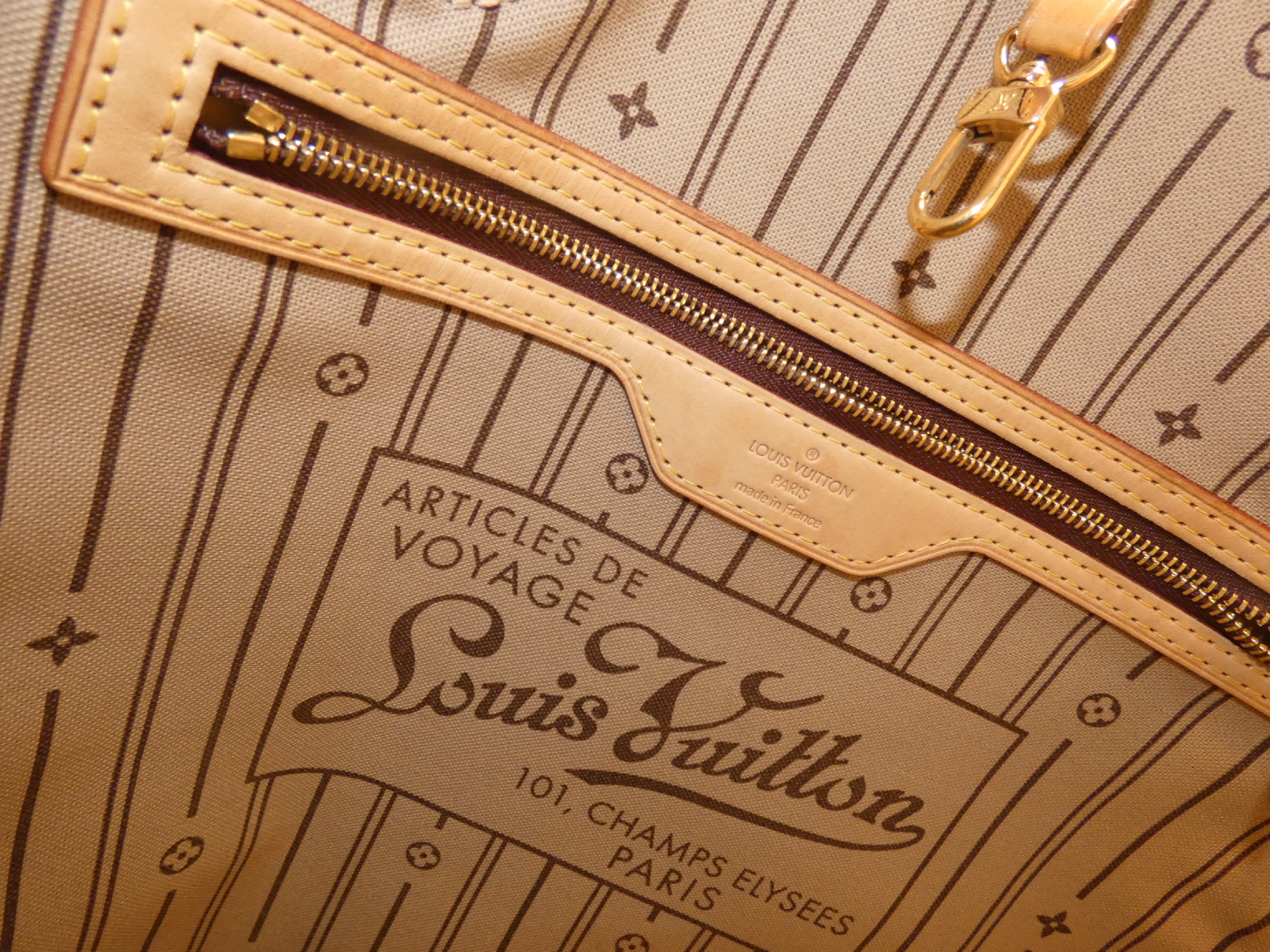Neverfull Monogram Tote Bag — view 10