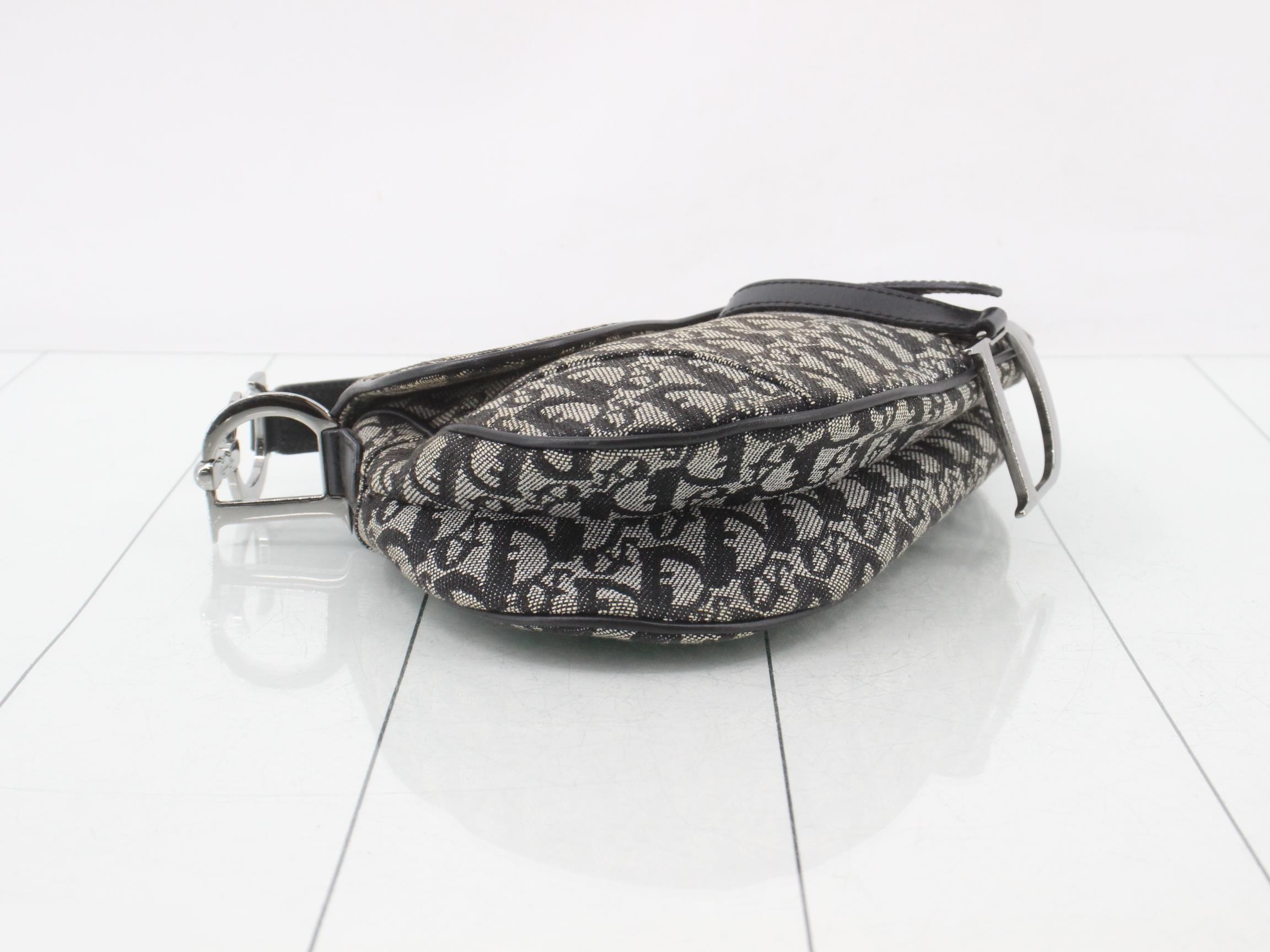 Trotter (bag) - Handbag - Saddle - Black — view 5