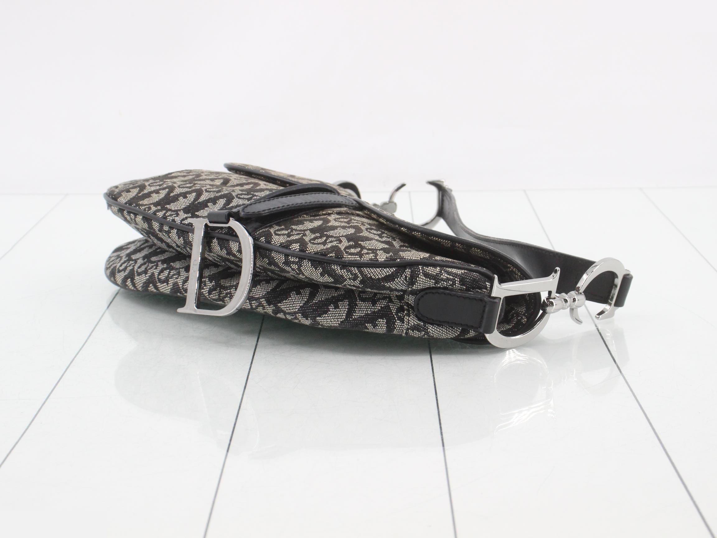 Trotter (bag) - Handbag - Saddle - Black — view 6