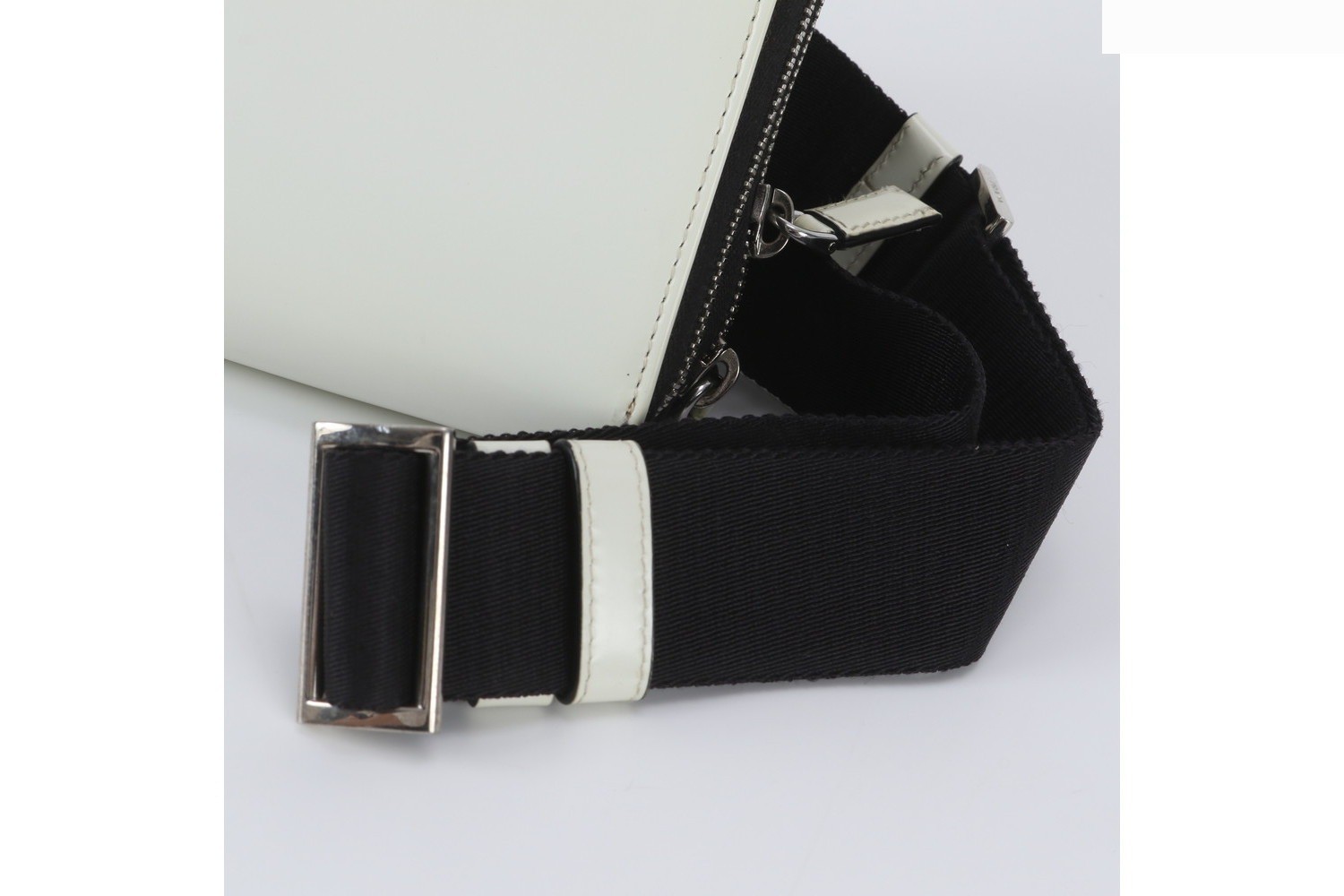 Triangle logo smartphone case, leather shoulder bag — view 2