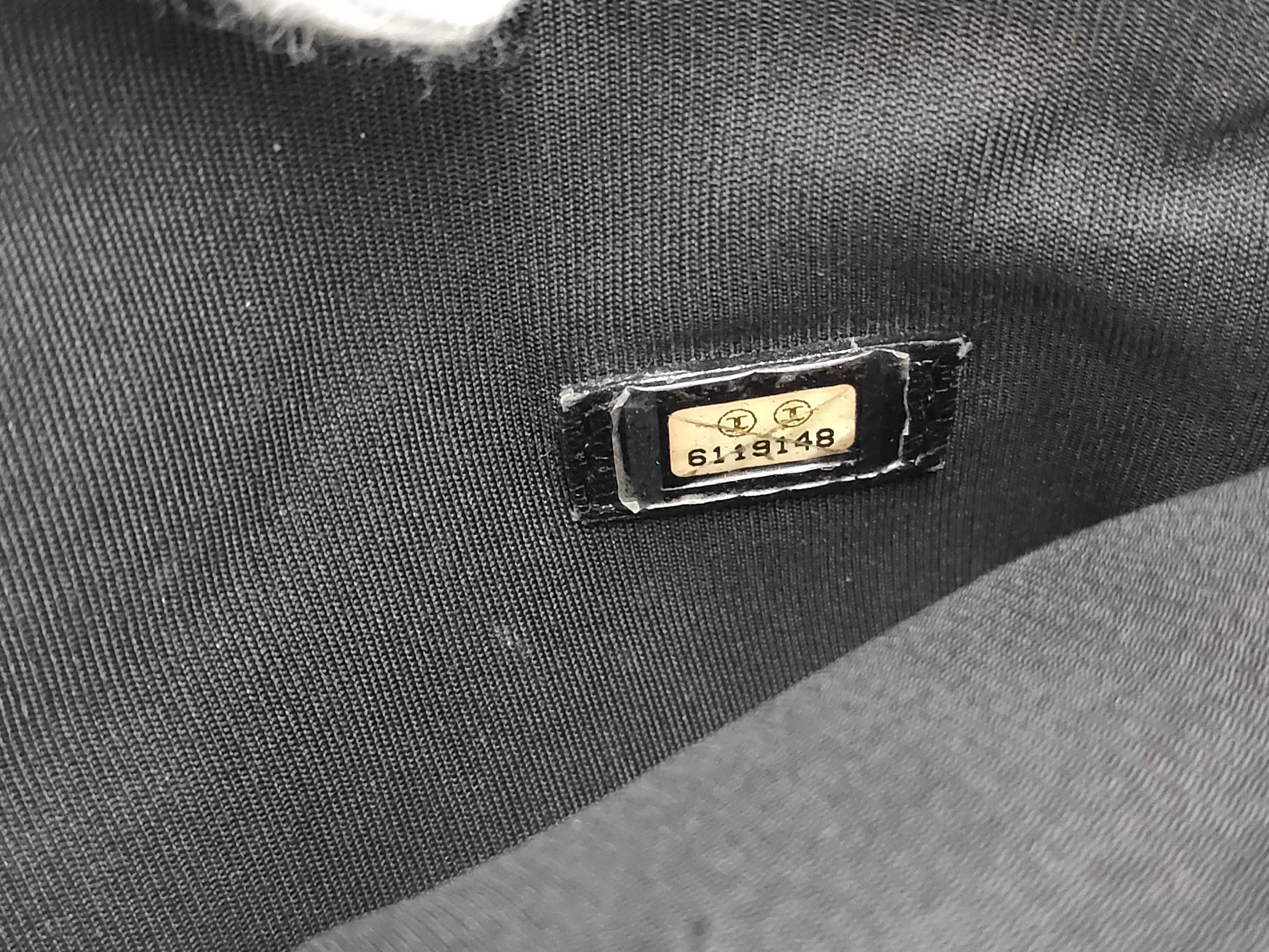 Caviar Skin Handbag, with original seal, serial number in the 6th range. — view 11