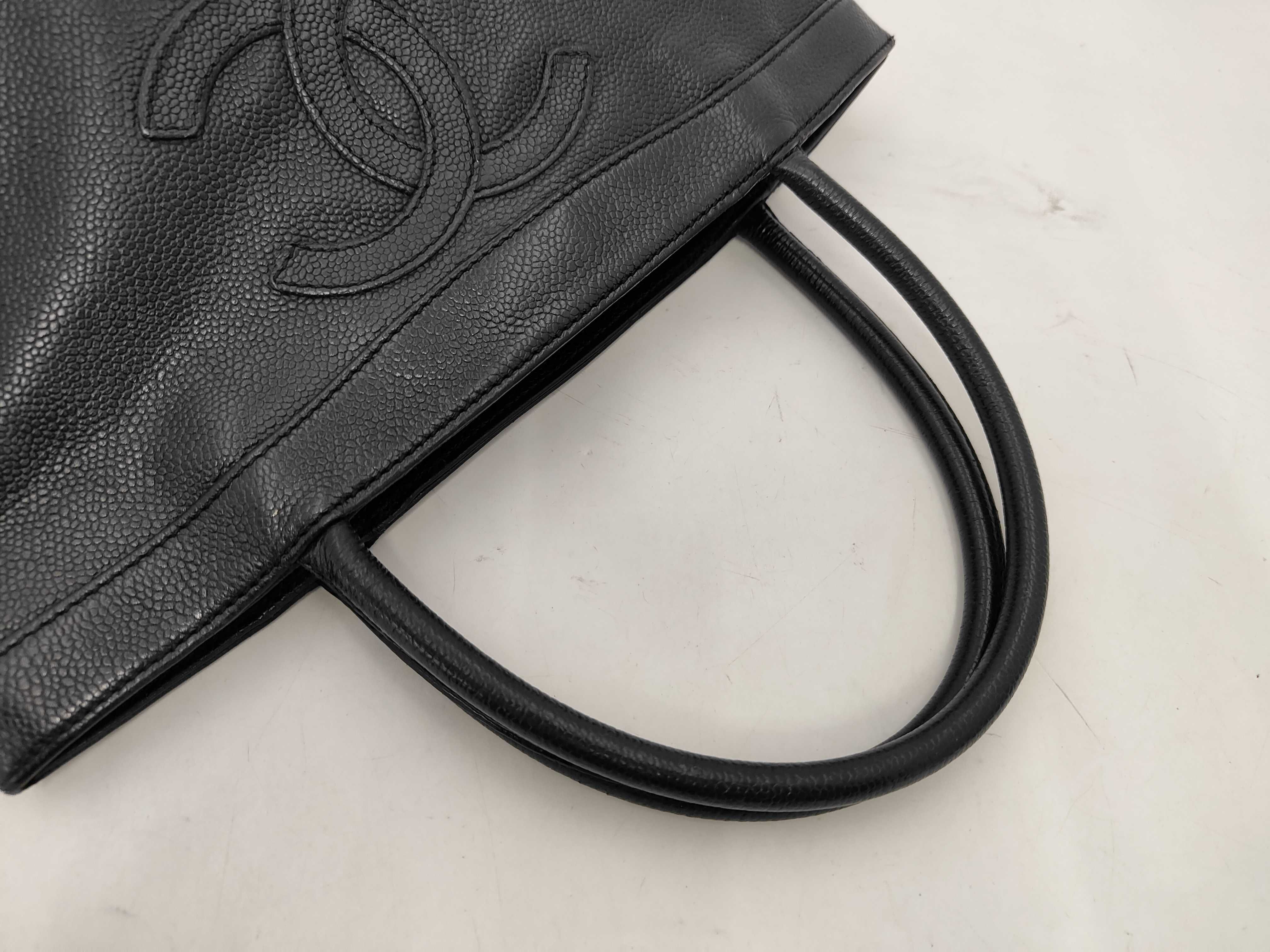 Caviar Skin Handbag, with original seal, serial number in the 6th range. — view 3