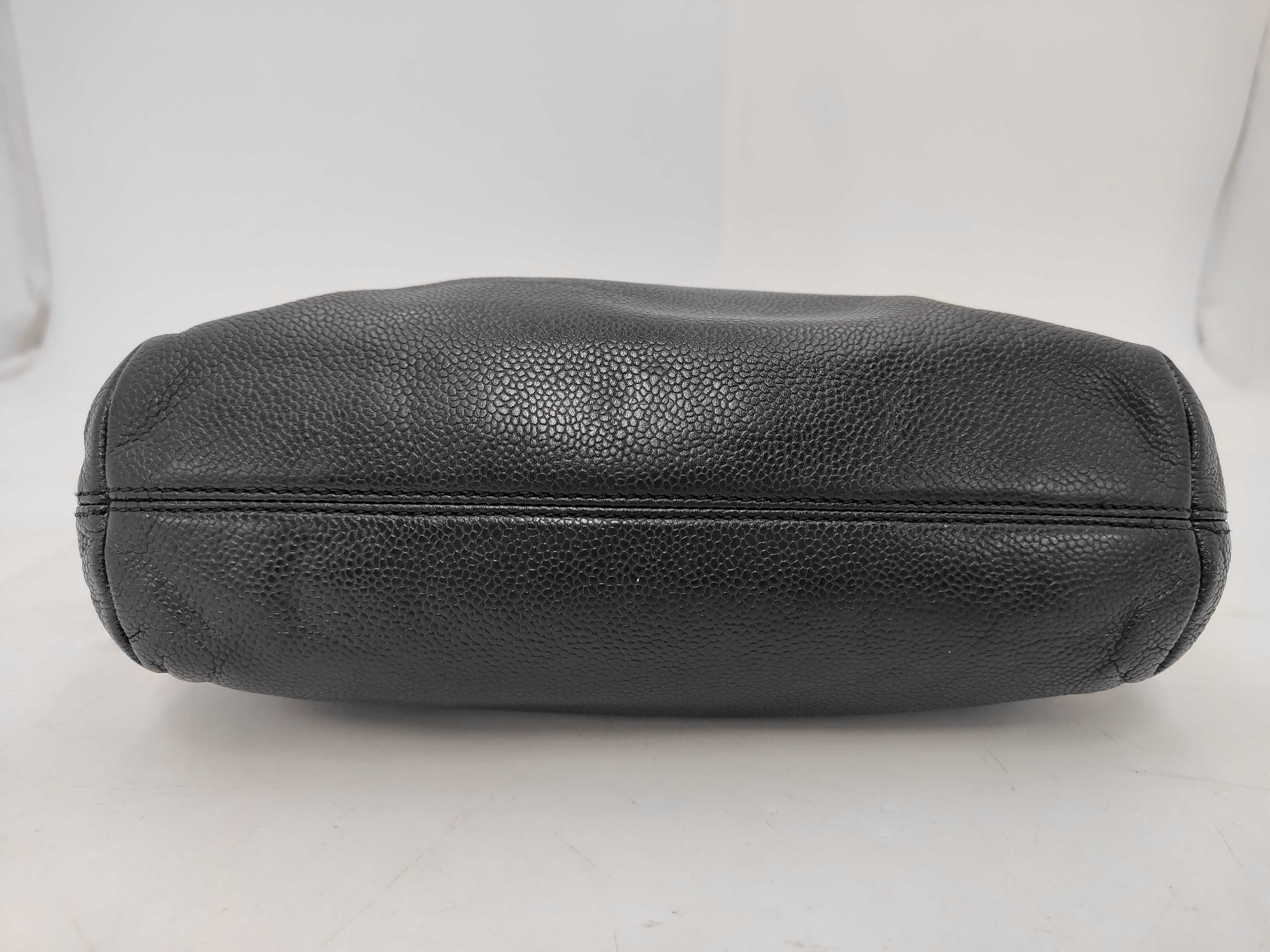 Caviar Skin Handbag, with original seal, serial number in the 6th range. — view 6