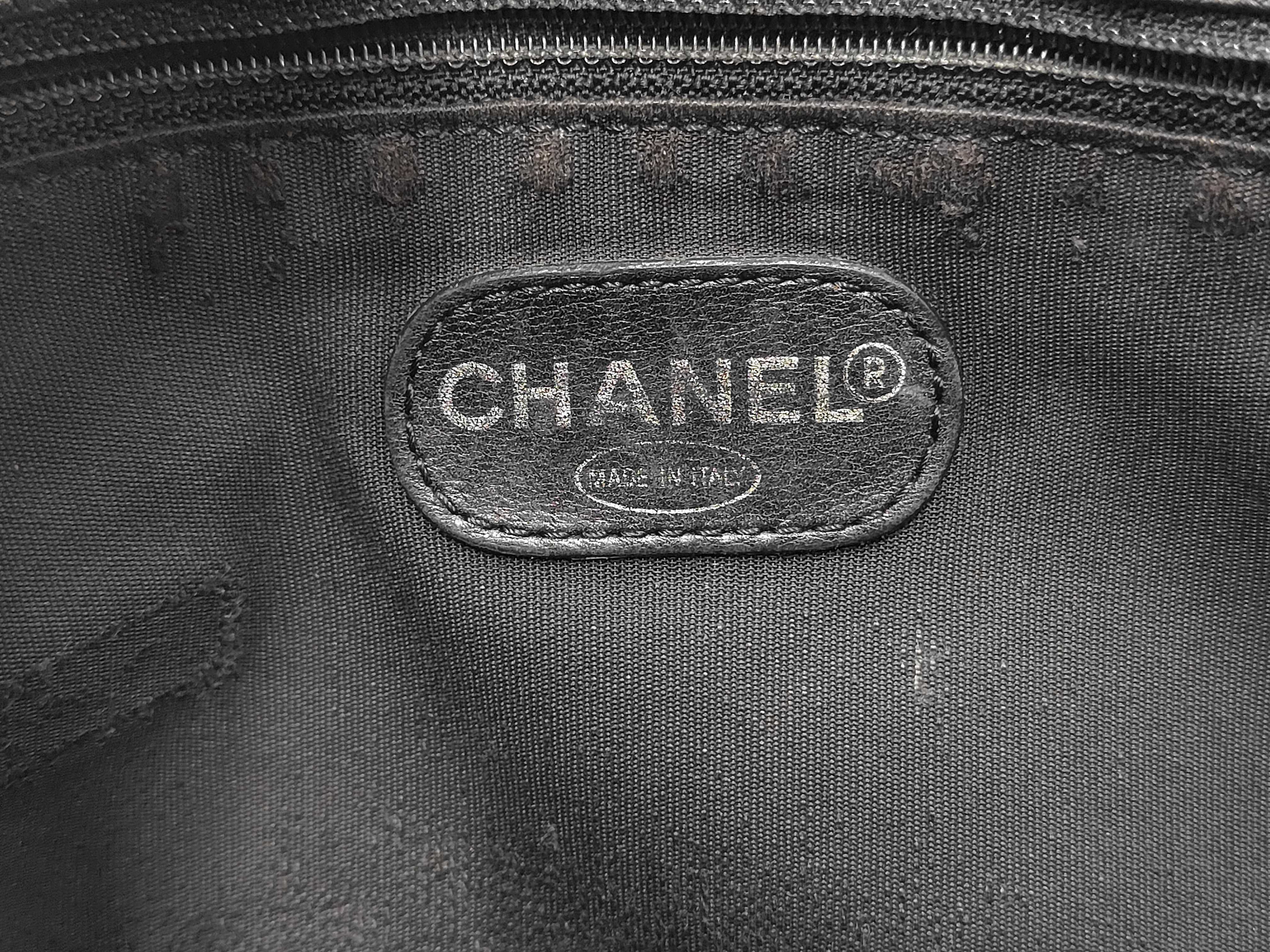 Caviar Skin Handbag, with original seal, serial number in the 6th range. — view 9