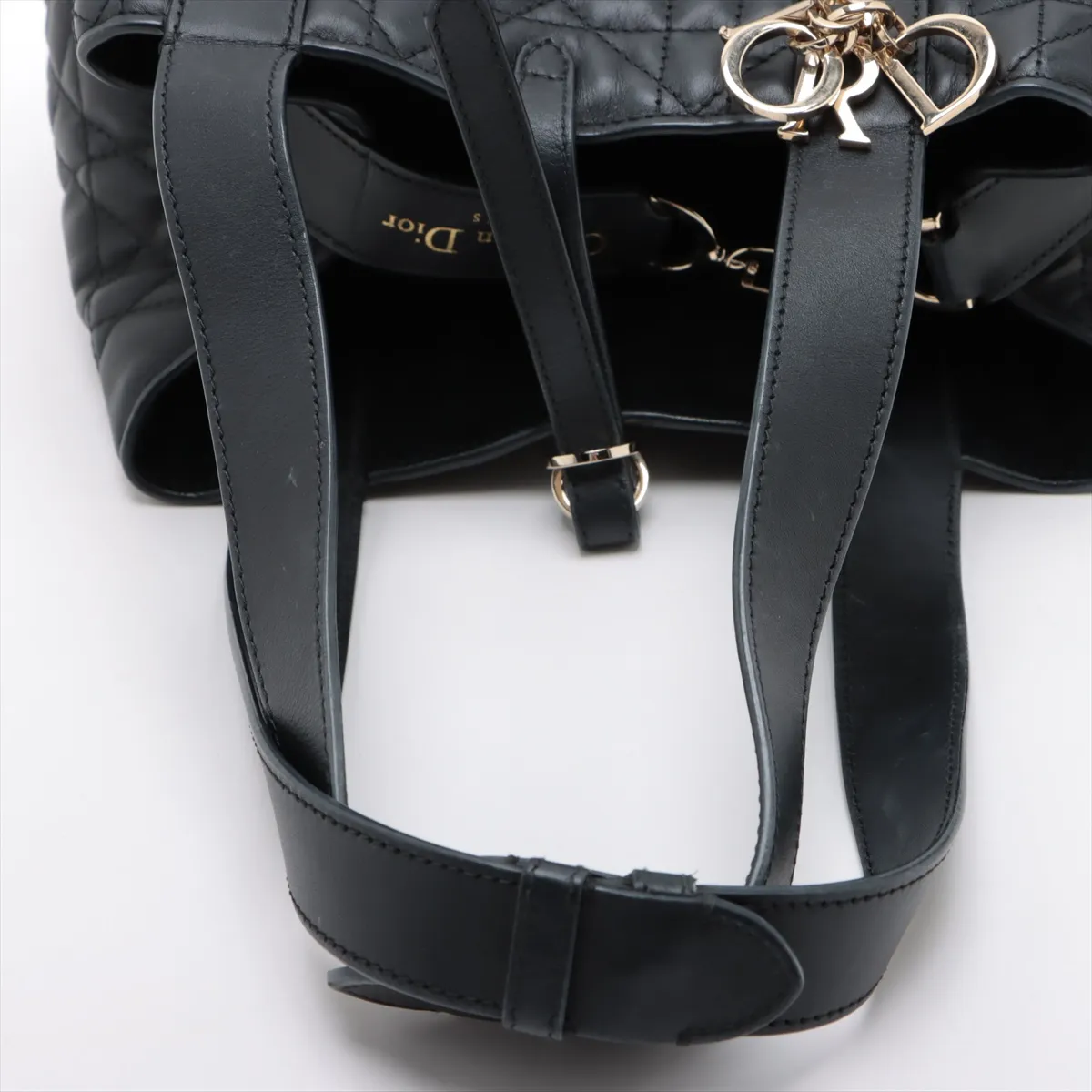 Toujours Small Macro Cannage Leather Black — view 5
