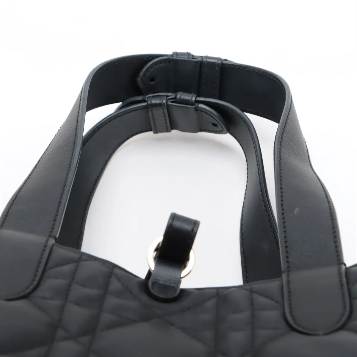 Toujours Small Macro Cannage Leather Black — view 6