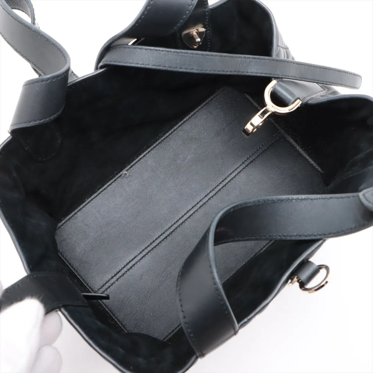 Toujours Small Macro Cannage Leather Black — view 7