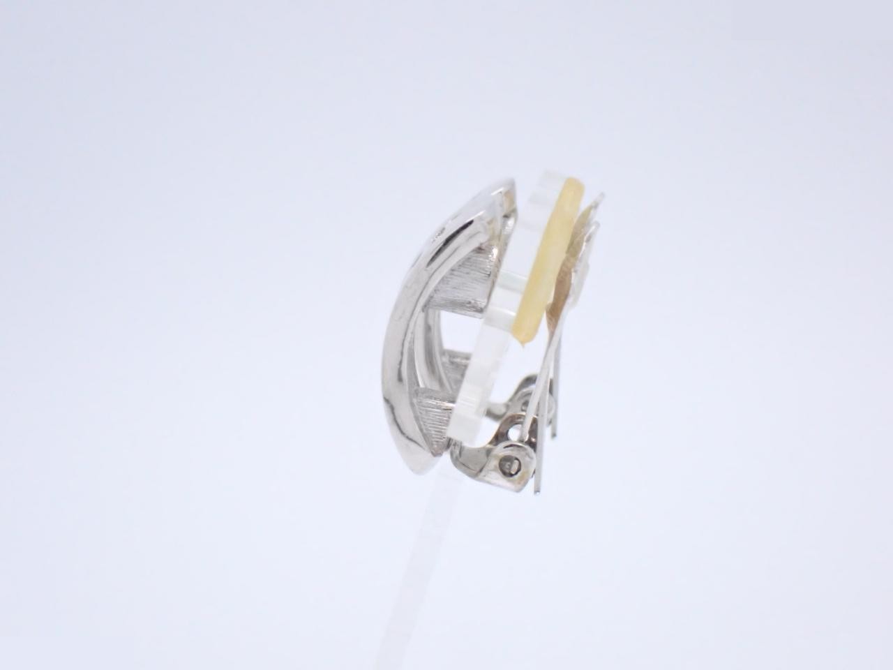 Earrings — view 3