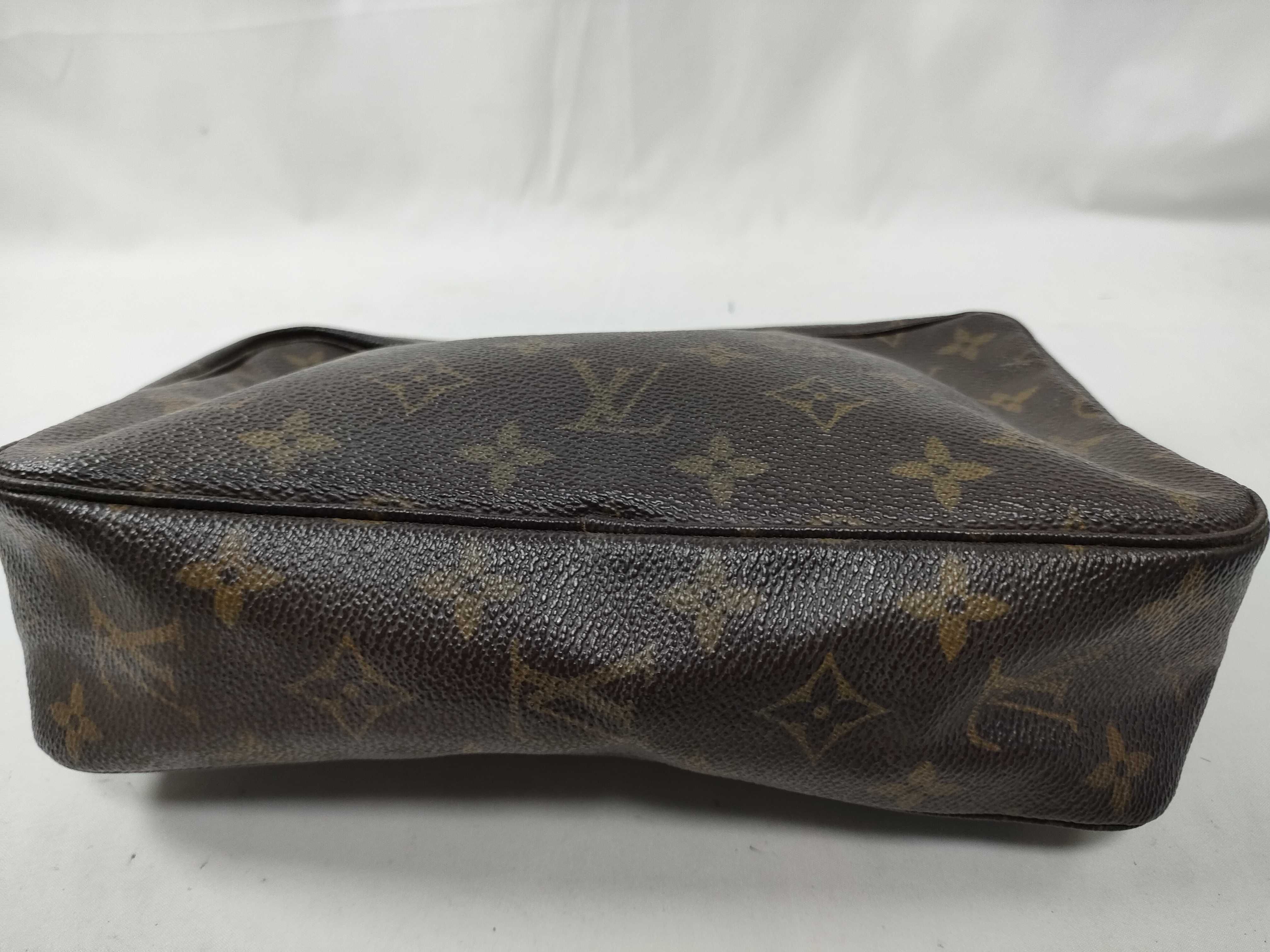 Monogram Louis Vuitton Pouch — view 3