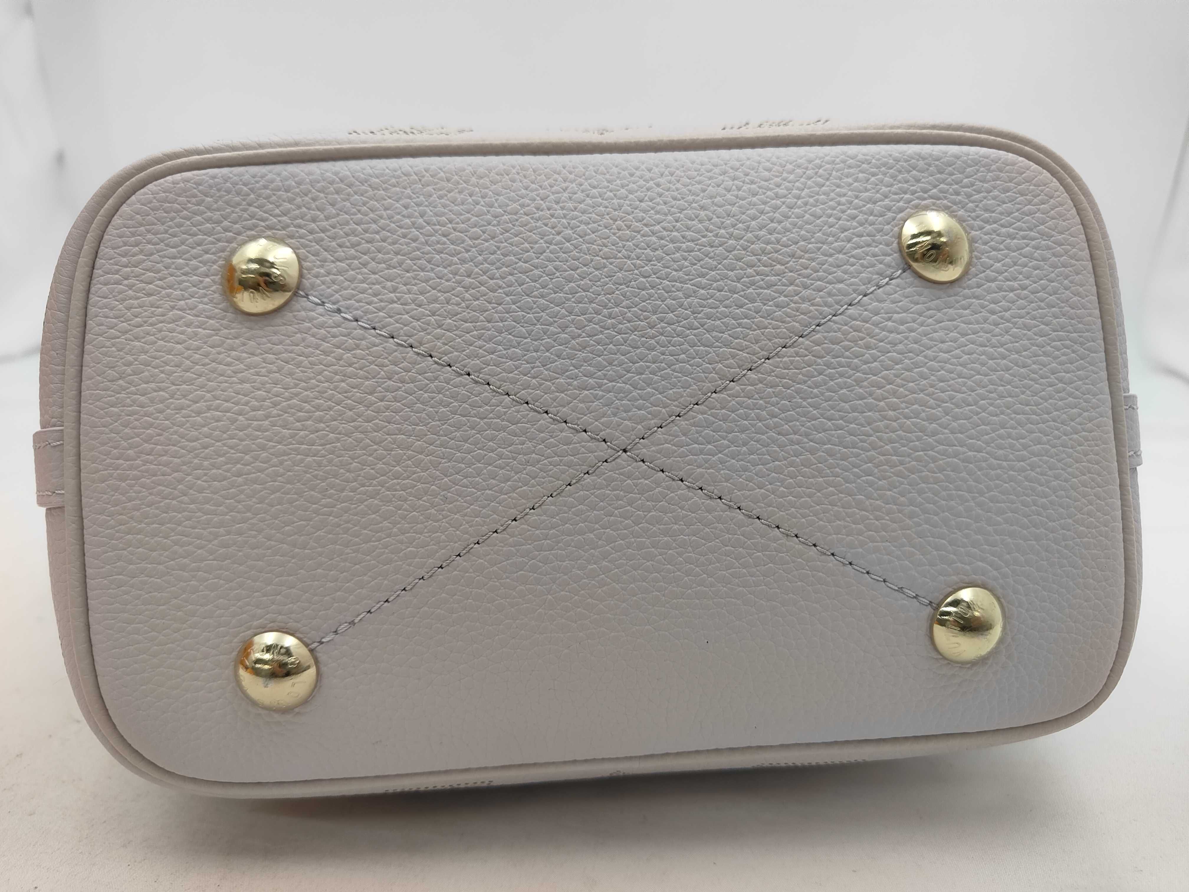 Mahina Blossom PM M23196 Handbag — view 7