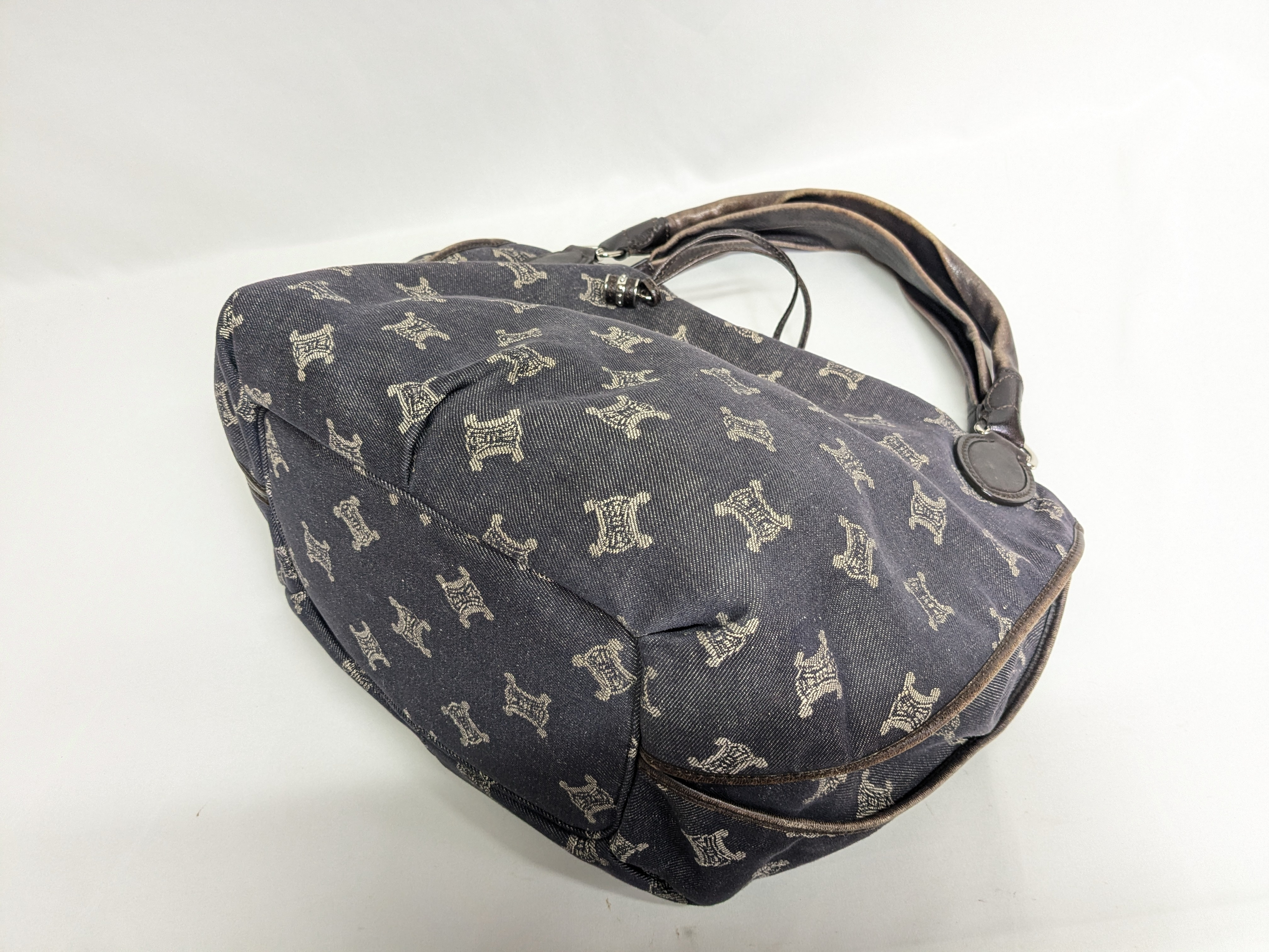 Triomphe Bittersweet Tote Bag — view 4