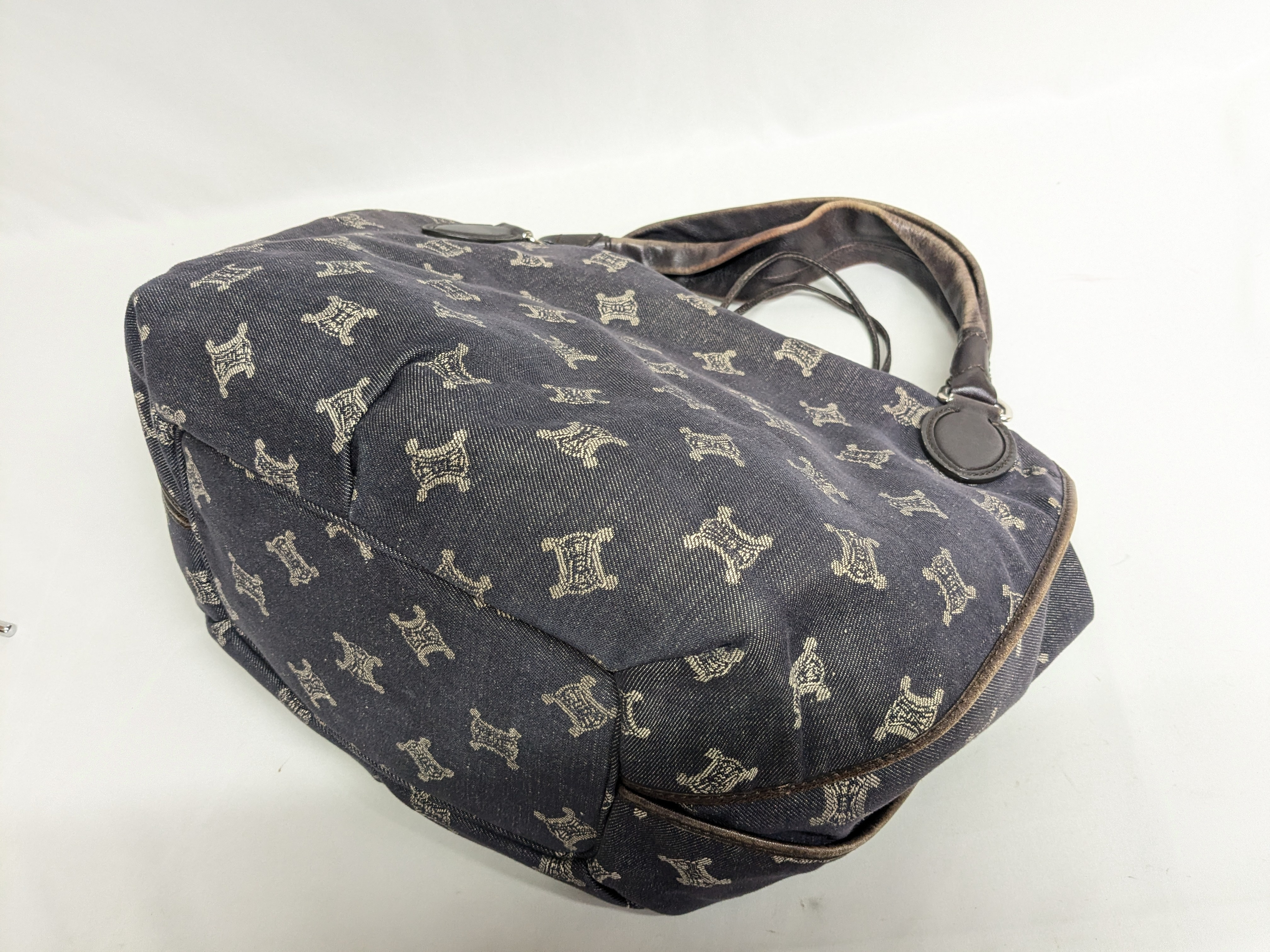 Triomphe Bittersweet Tote Bag — view 5
