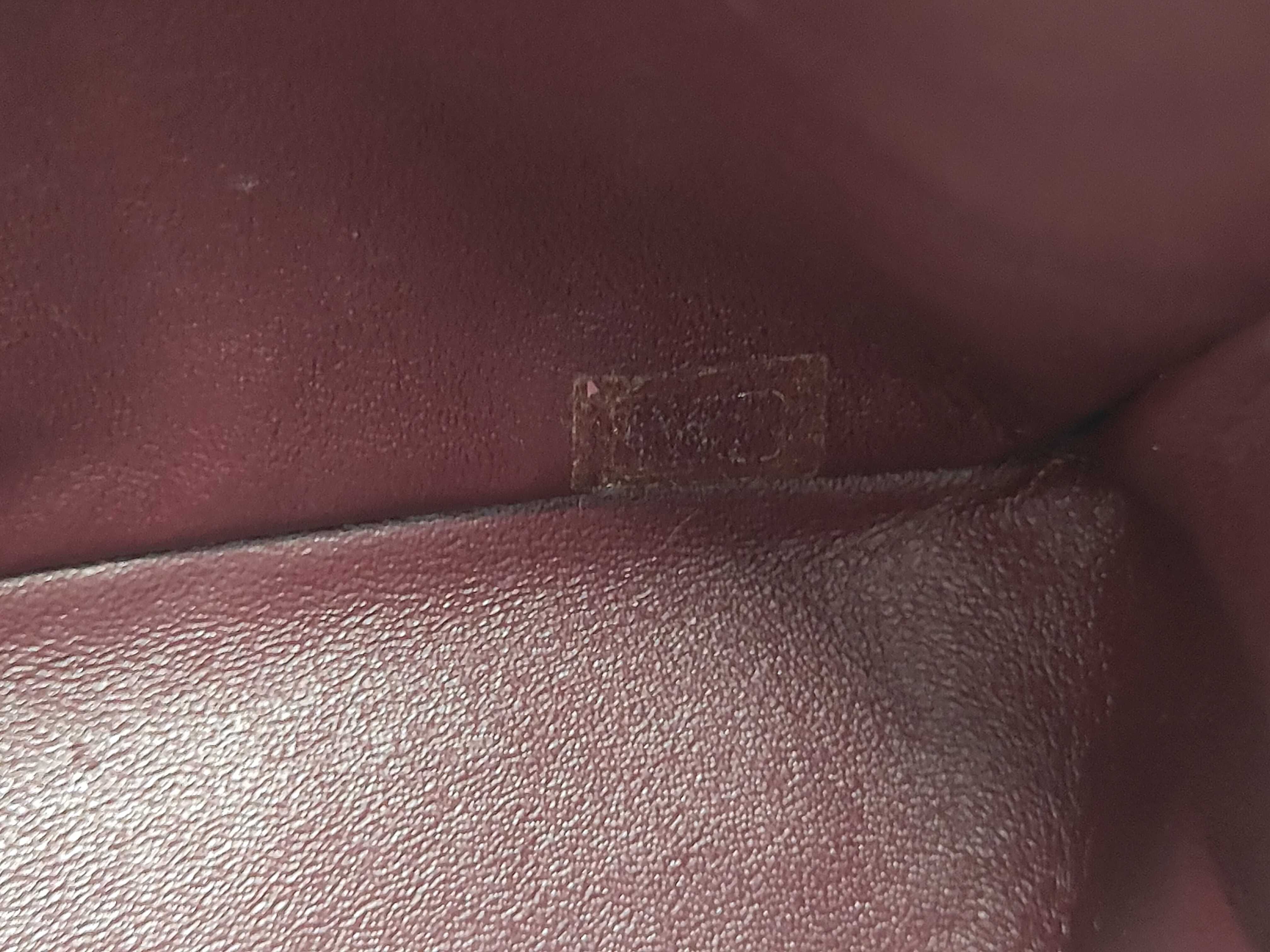 Matelassé Caviar Skin Chain Shoulder Bag — view 11