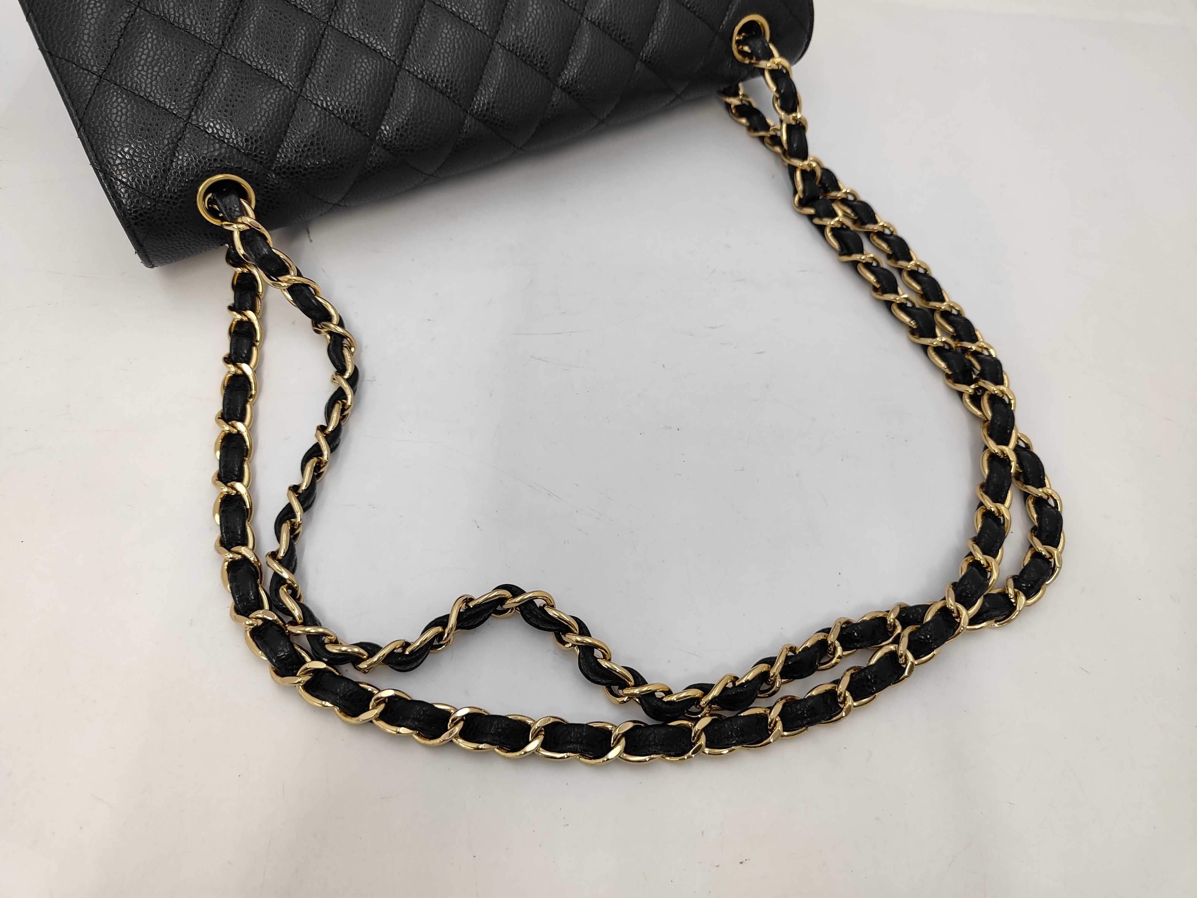 Matelassé Caviar Skin Chain Shoulder Bag — view 3