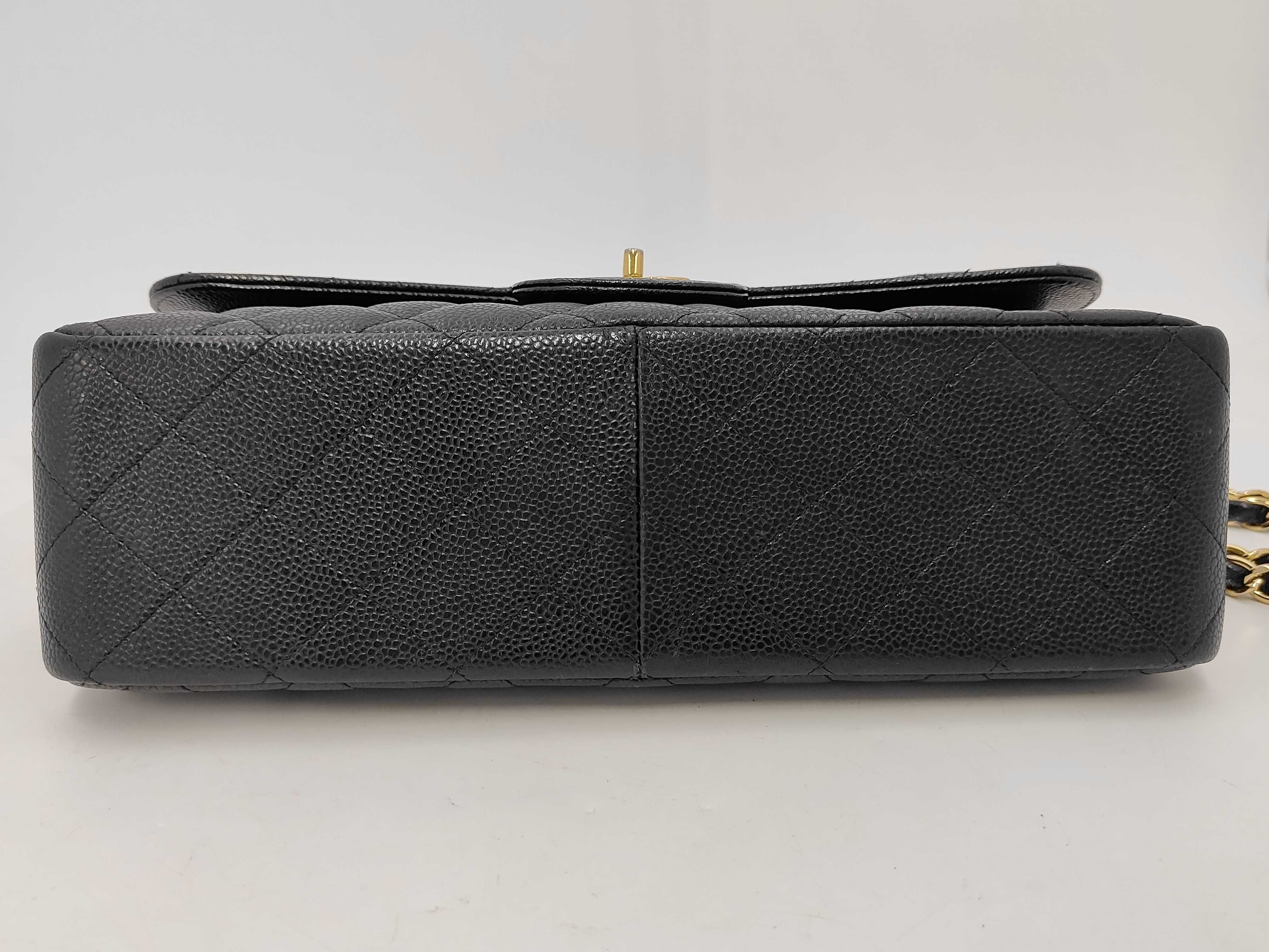Matelassé Caviar Skin Chain Shoulder Bag — view 6