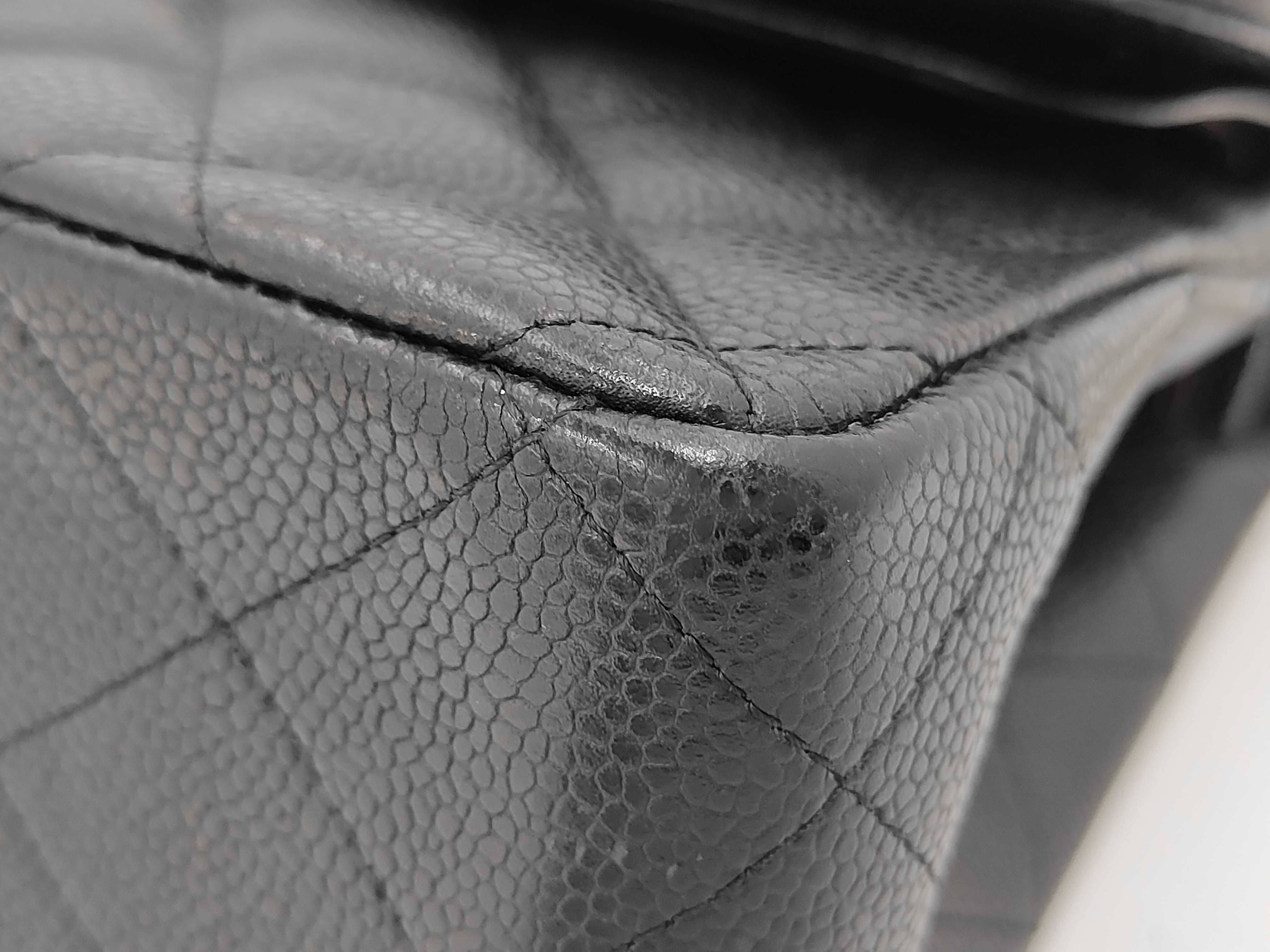 Matelassé Caviar Skin Chain Shoulder Bag — view 7