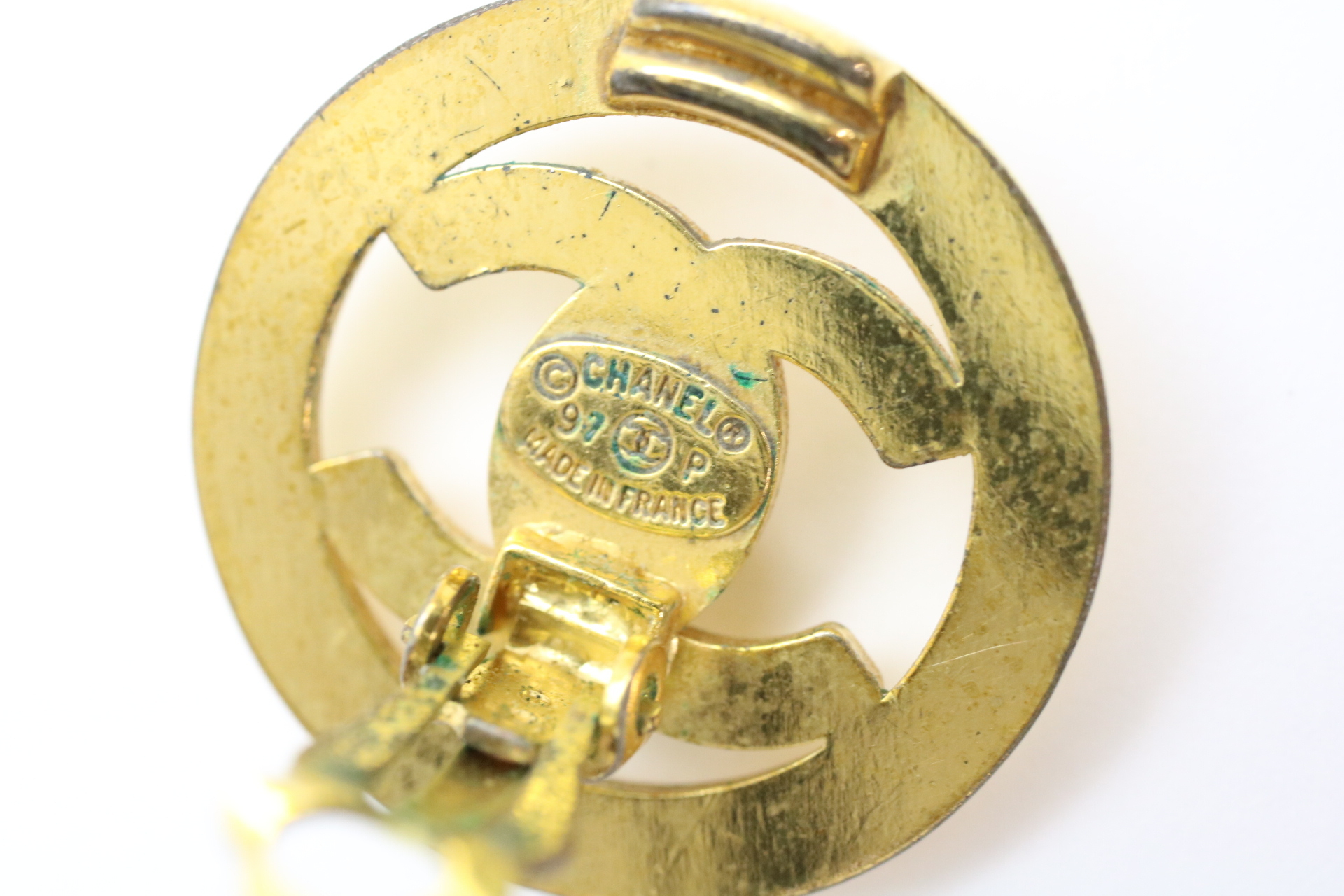 Coco Mark Turnlock Earrings 97P — view 5