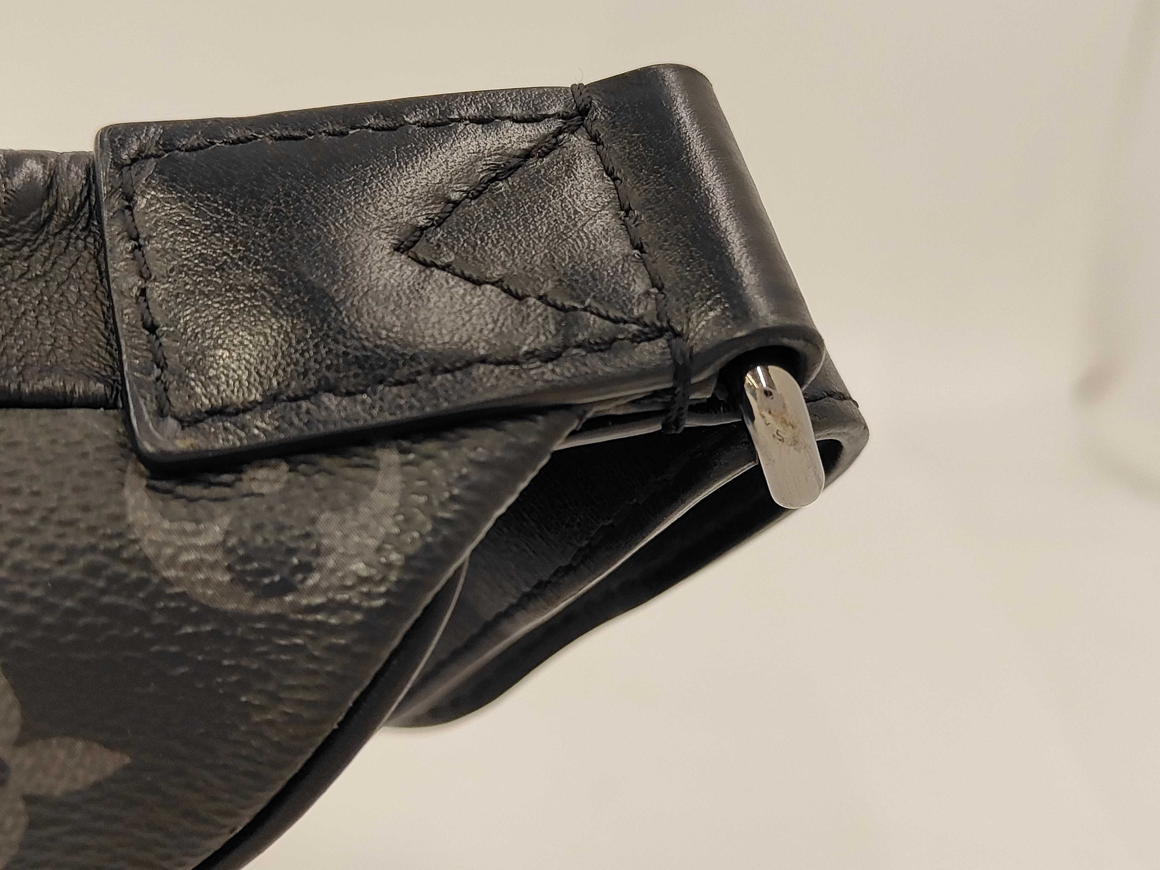 LV M44336 Monogram Eclipse Discovery Bum Bag Waist Bag — view 3