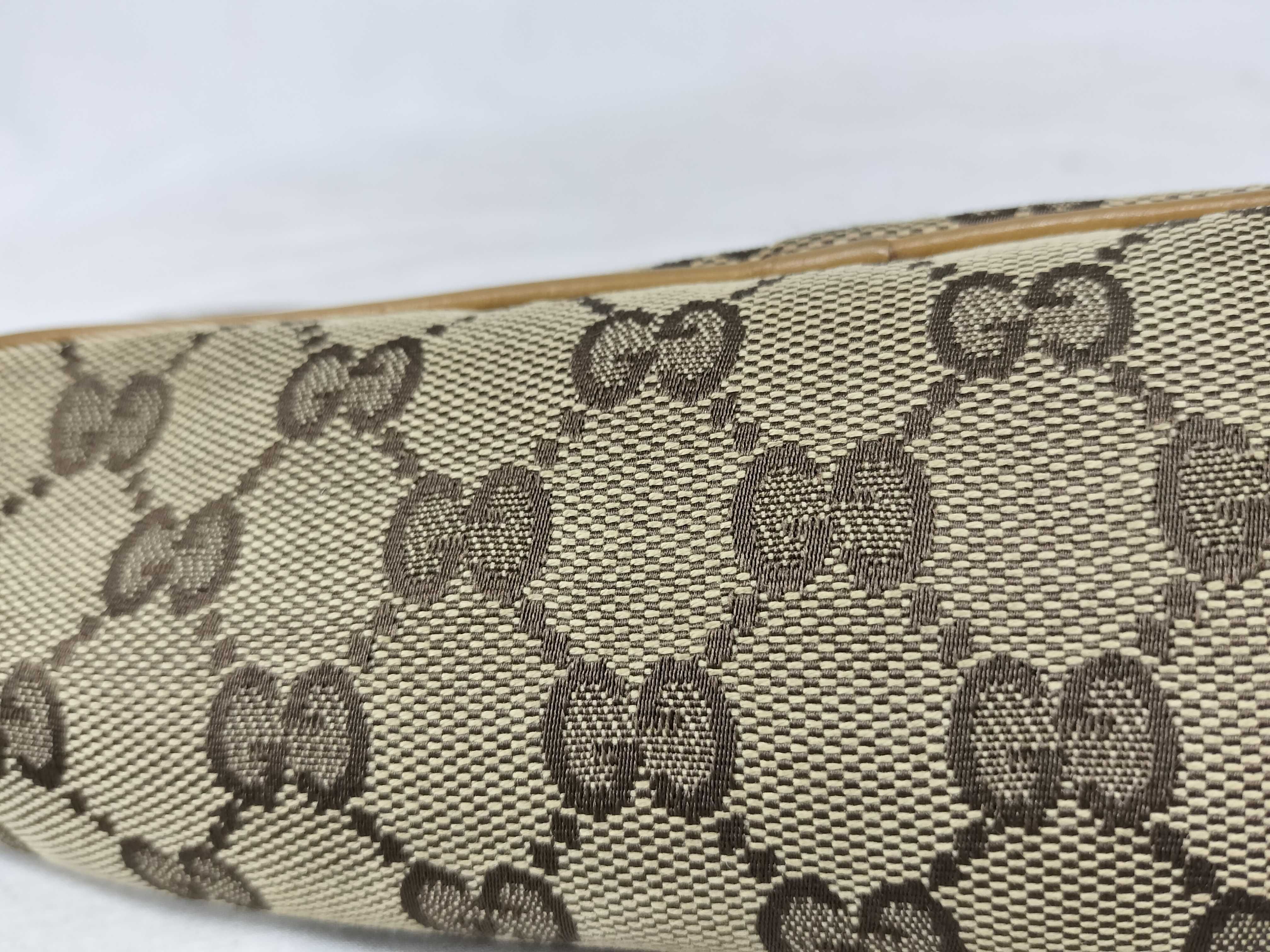 GG Canvas Handbag, Gucci Handbag with GG Pattern Canvas — view 14