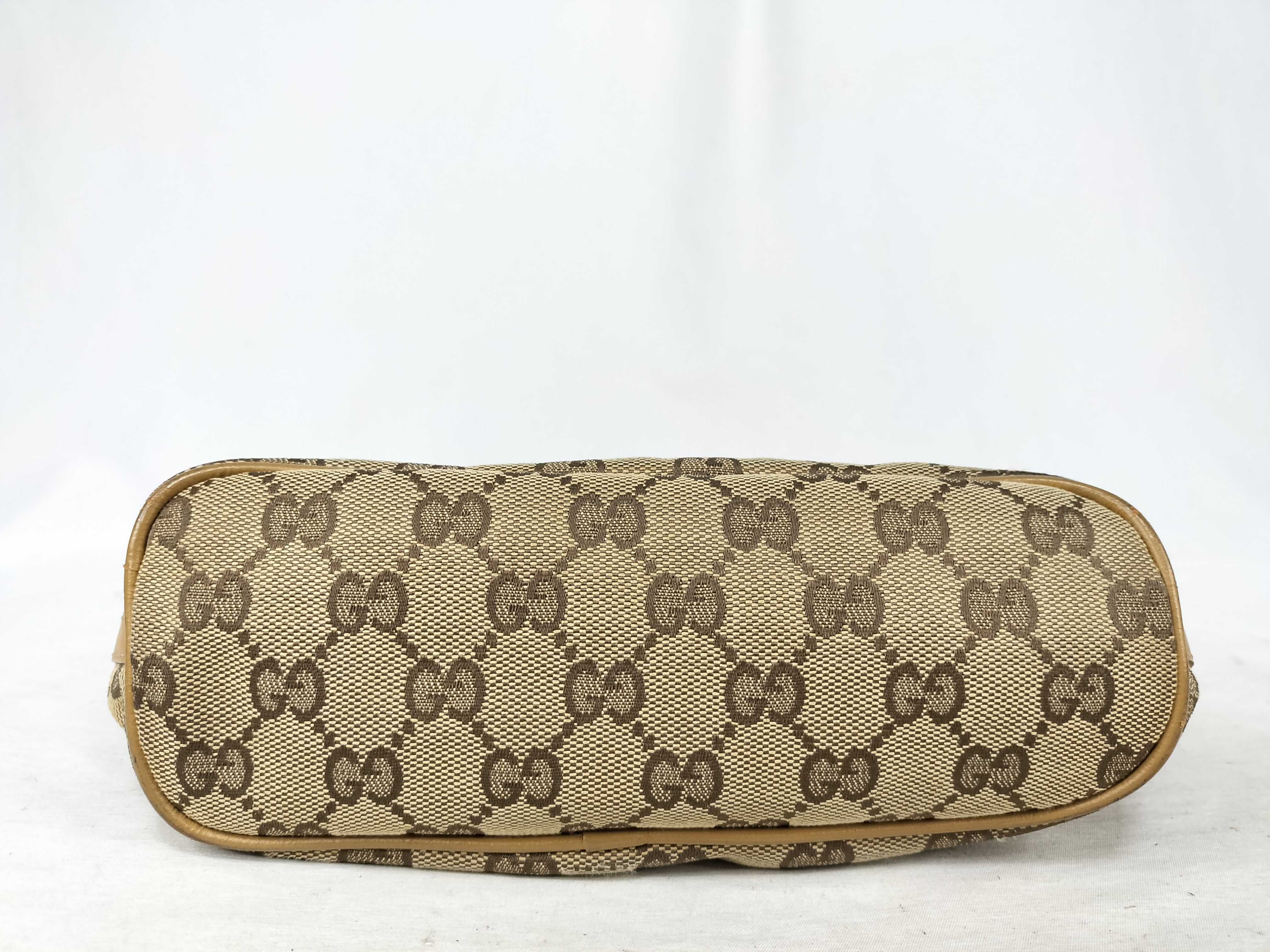 GG Canvas Handbag, Gucci Handbag with GG Pattern Canvas — view 8