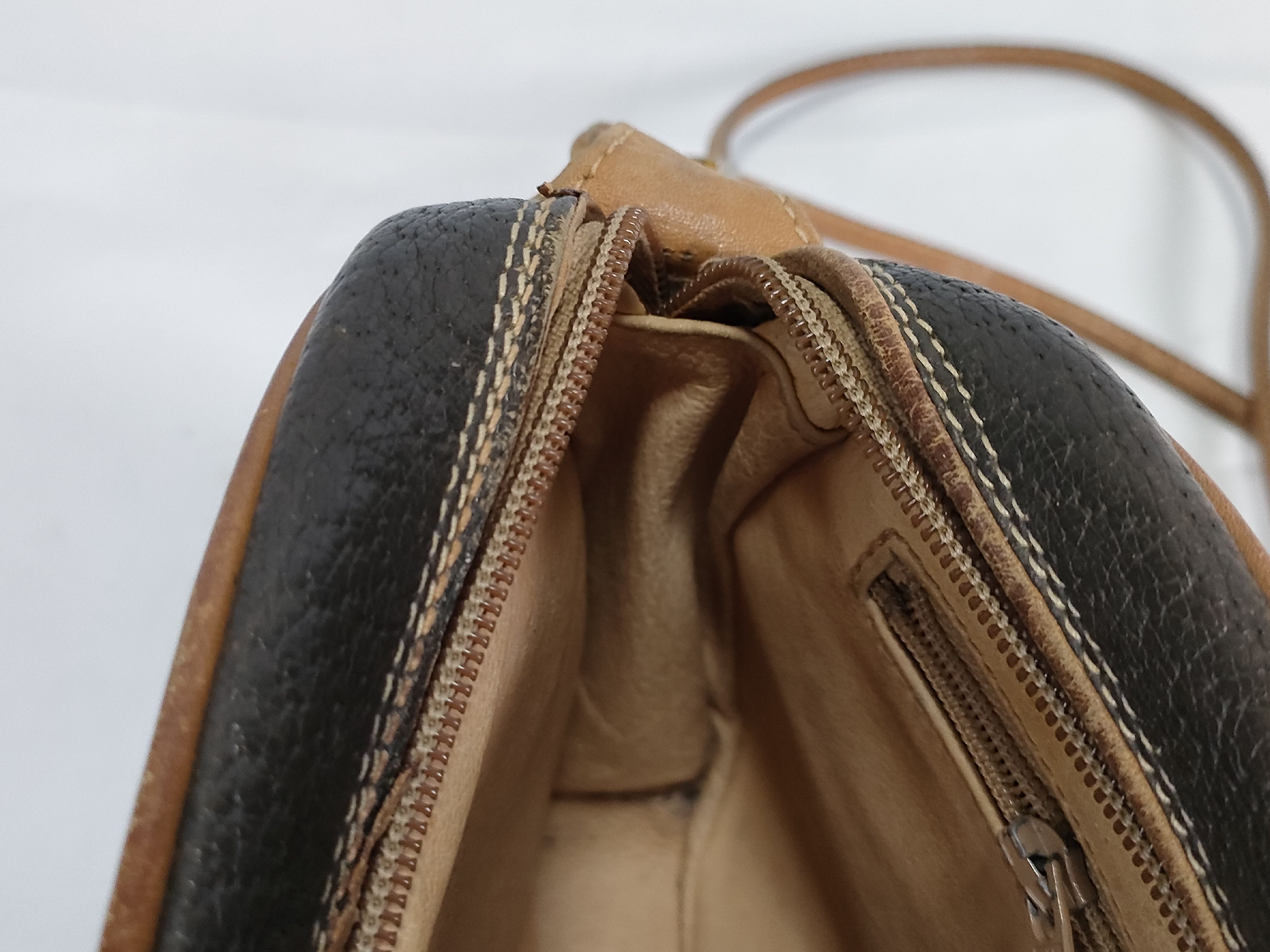 Old Shoulder Bag — view 12